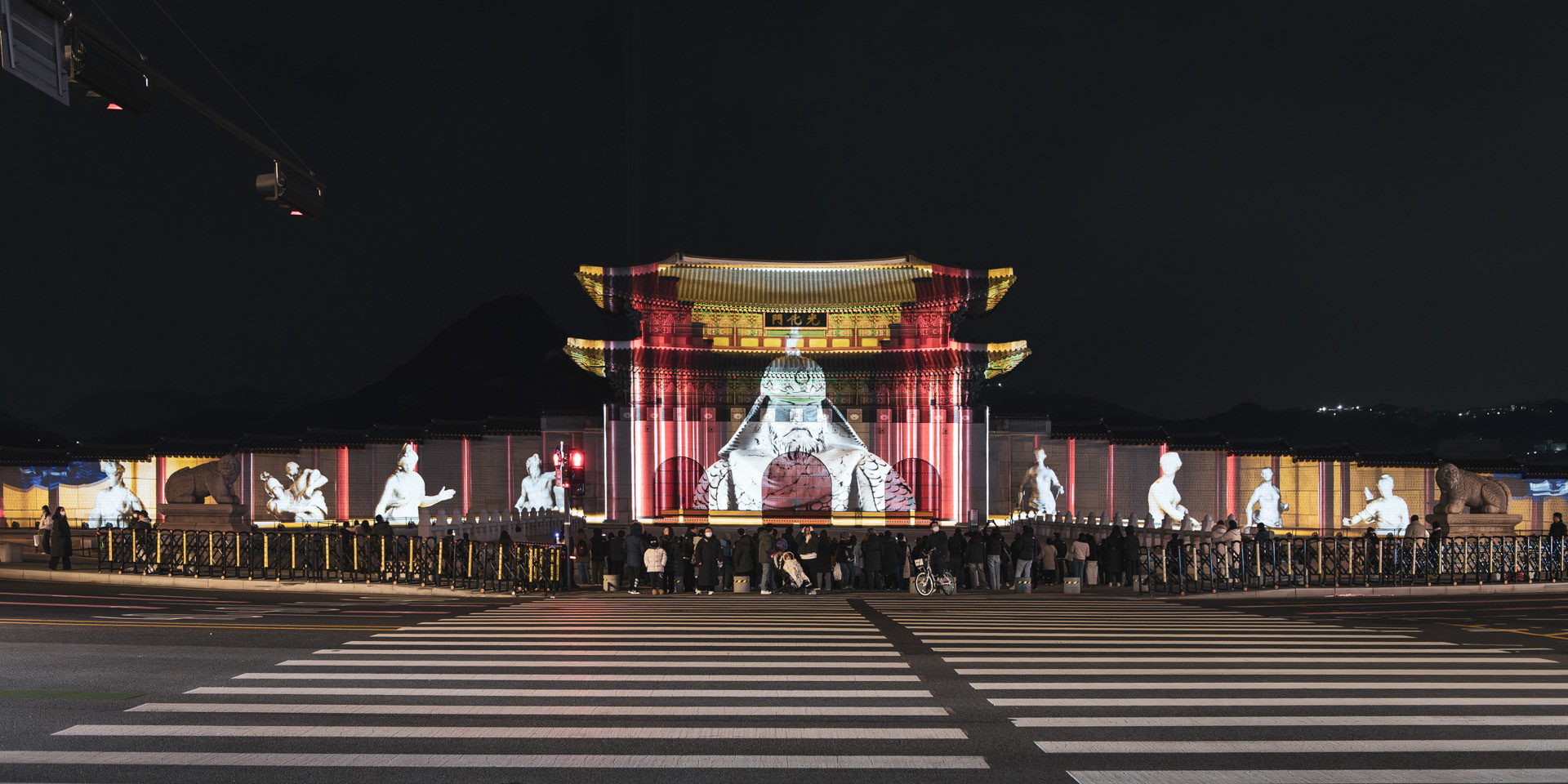 SEOUL | GYEONGBOKGUNG LIGHT SHOW