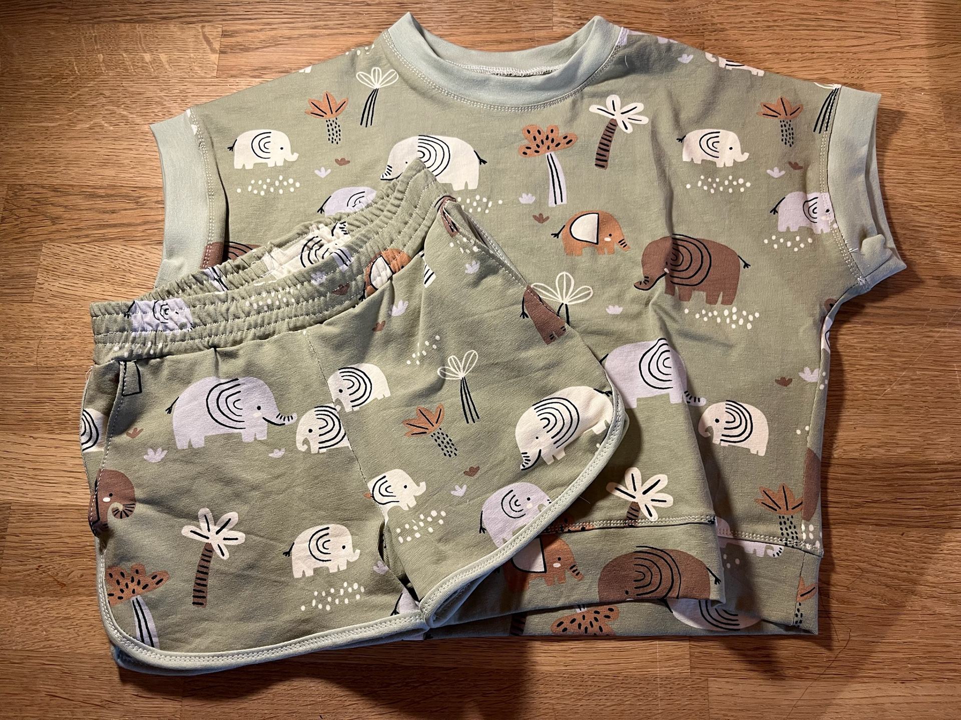 Sporty Set - Elephants