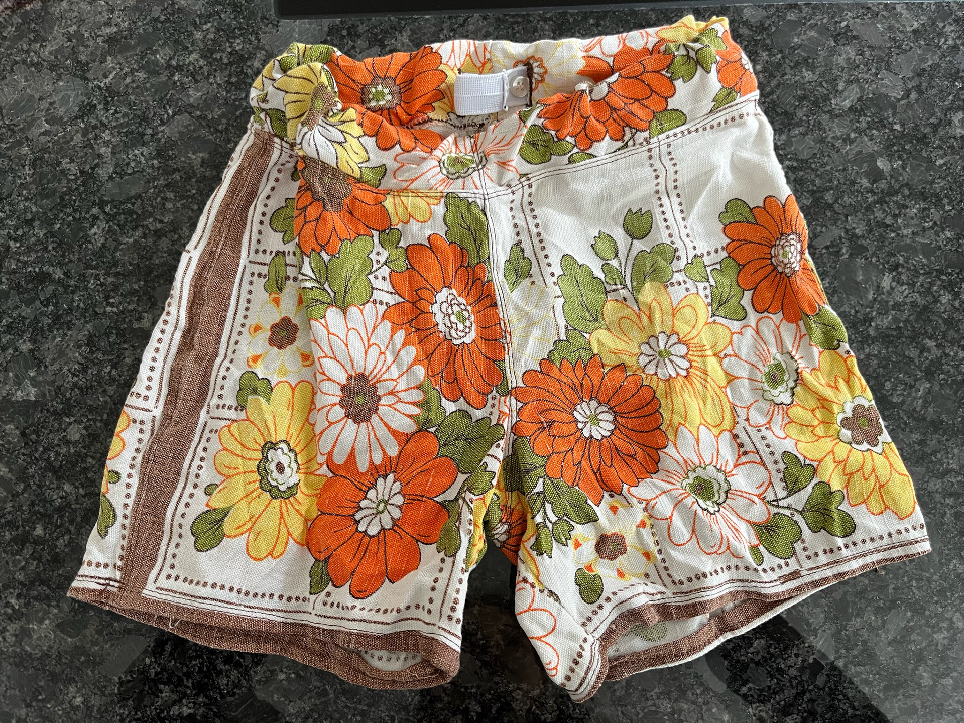 Summershorts - aus einem alten Tischtuch