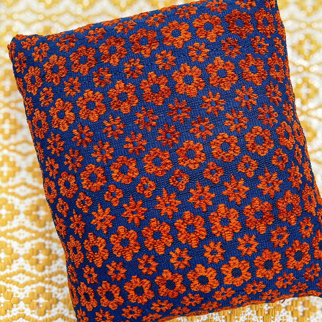 Blommor Cushion