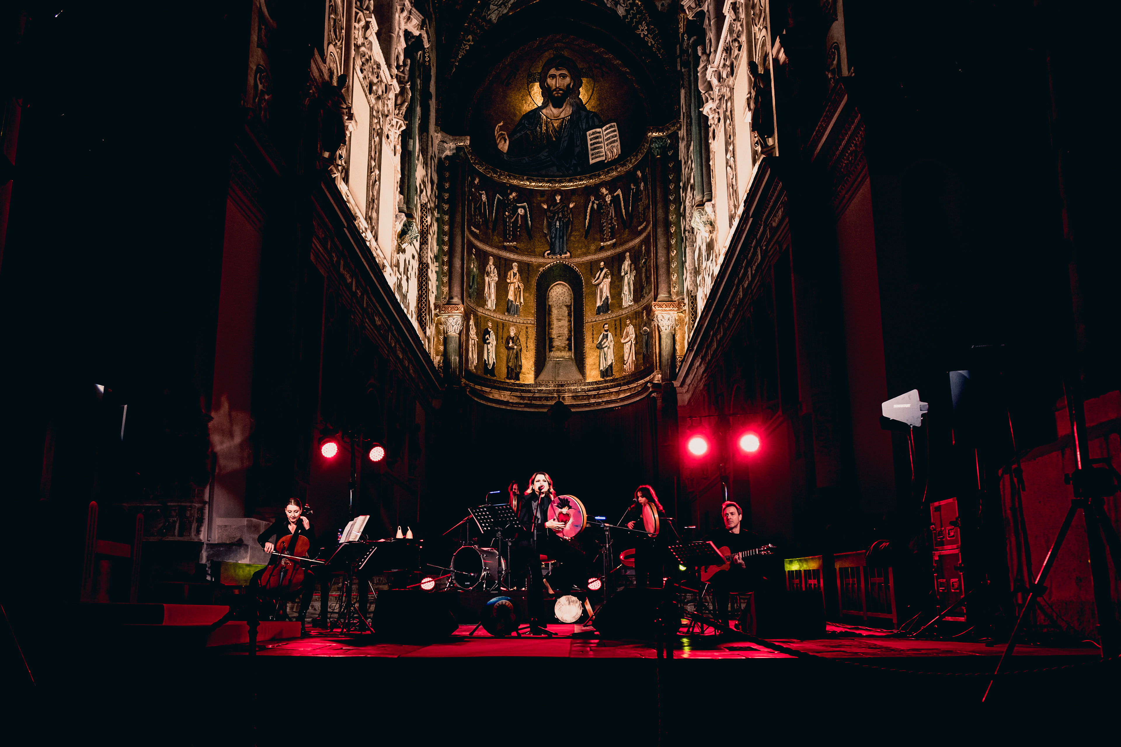 Starring: Tosca | Photo © Cetti Lipari