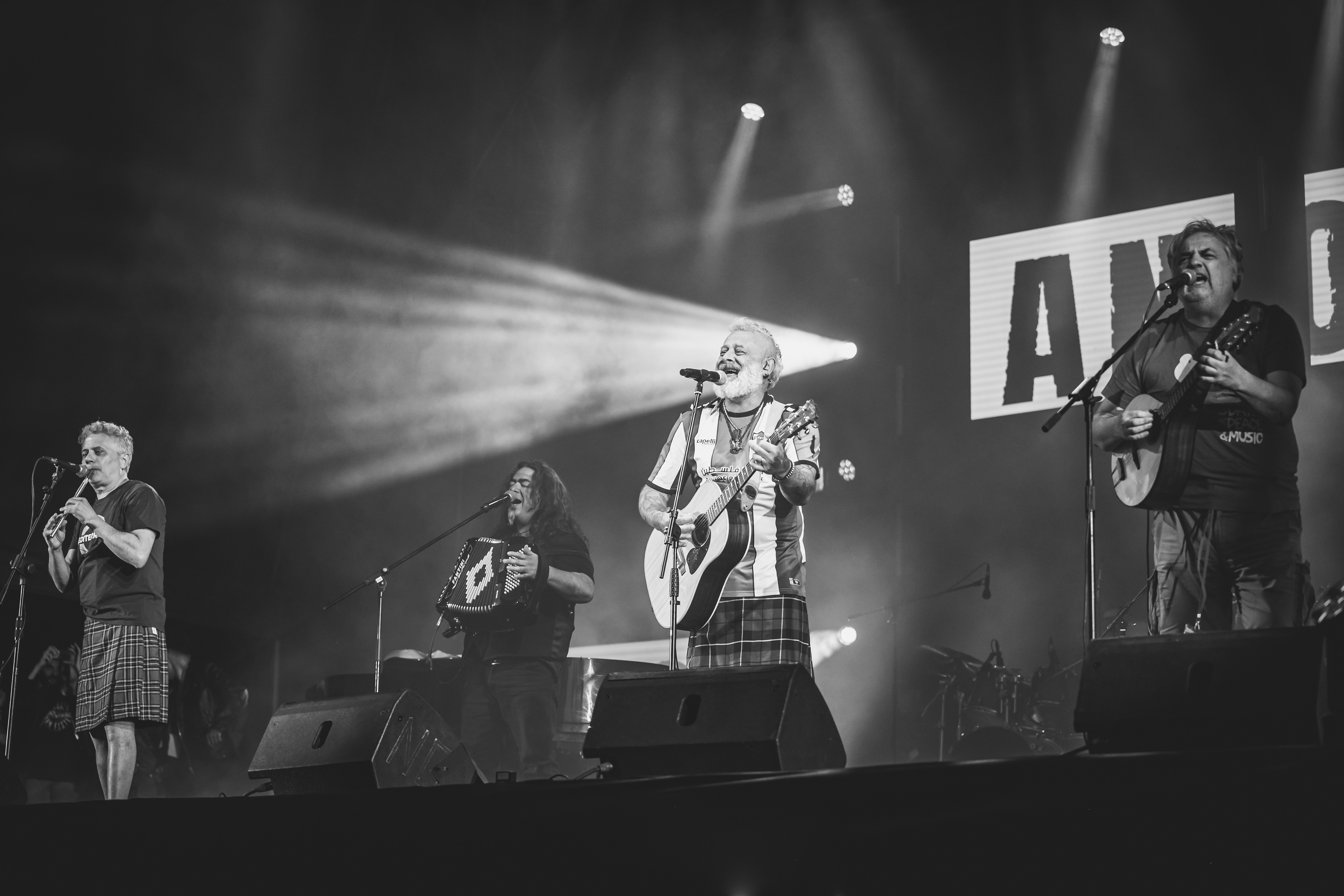 Starring: Modena City Ramblers | Photo © Cetti Lipari