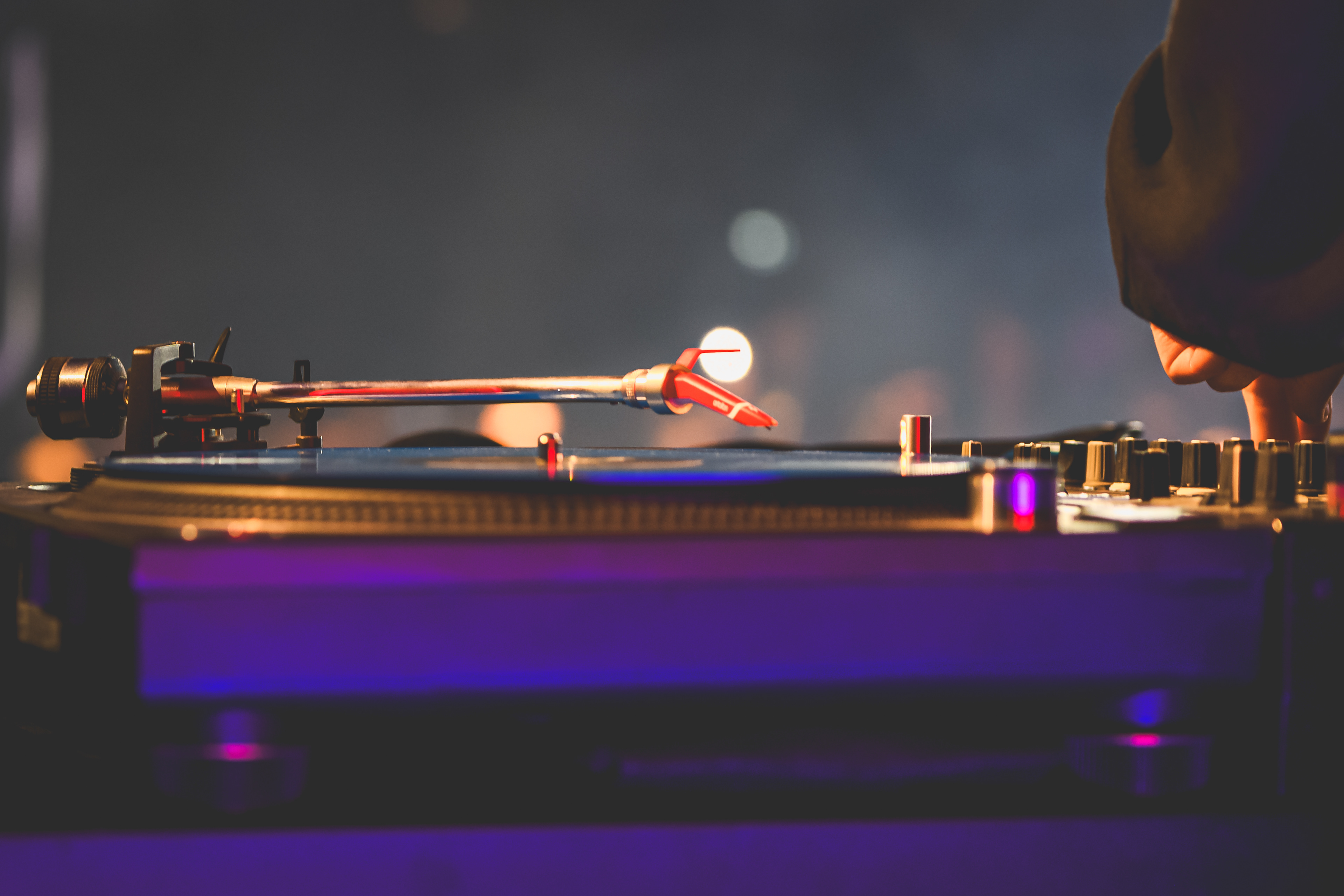 Starring: Dj Double a.k.a. Mais Appeal | Photo © Cetti Lipari