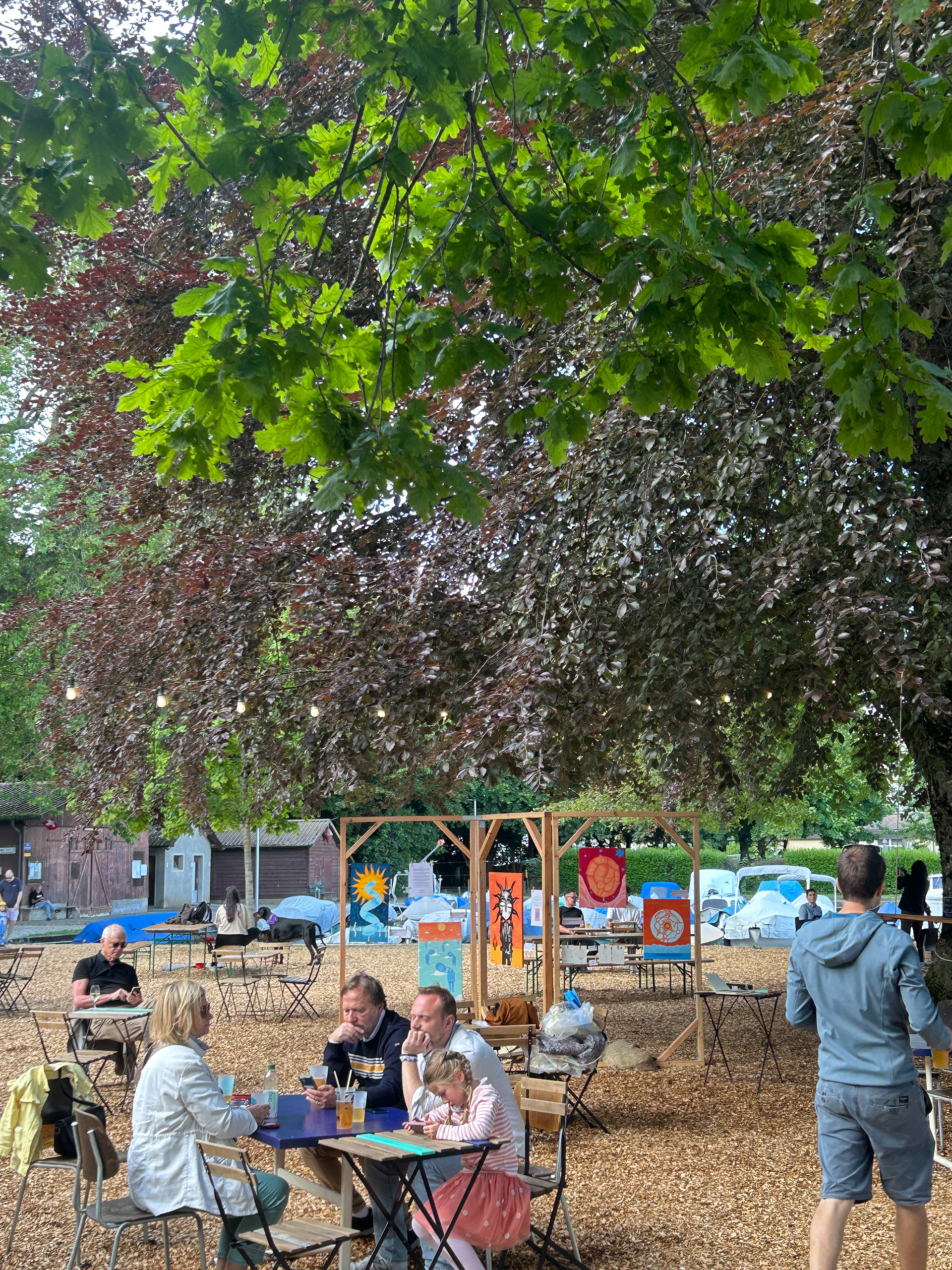 juin : Terrasse des Tilleuls