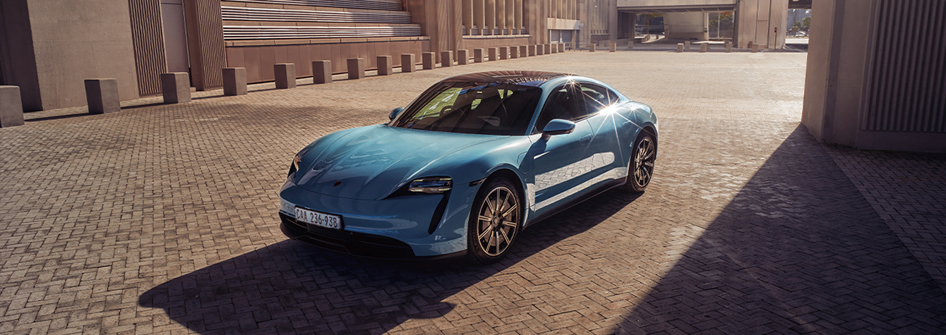 PORSCHE TAYCAN TURBO S