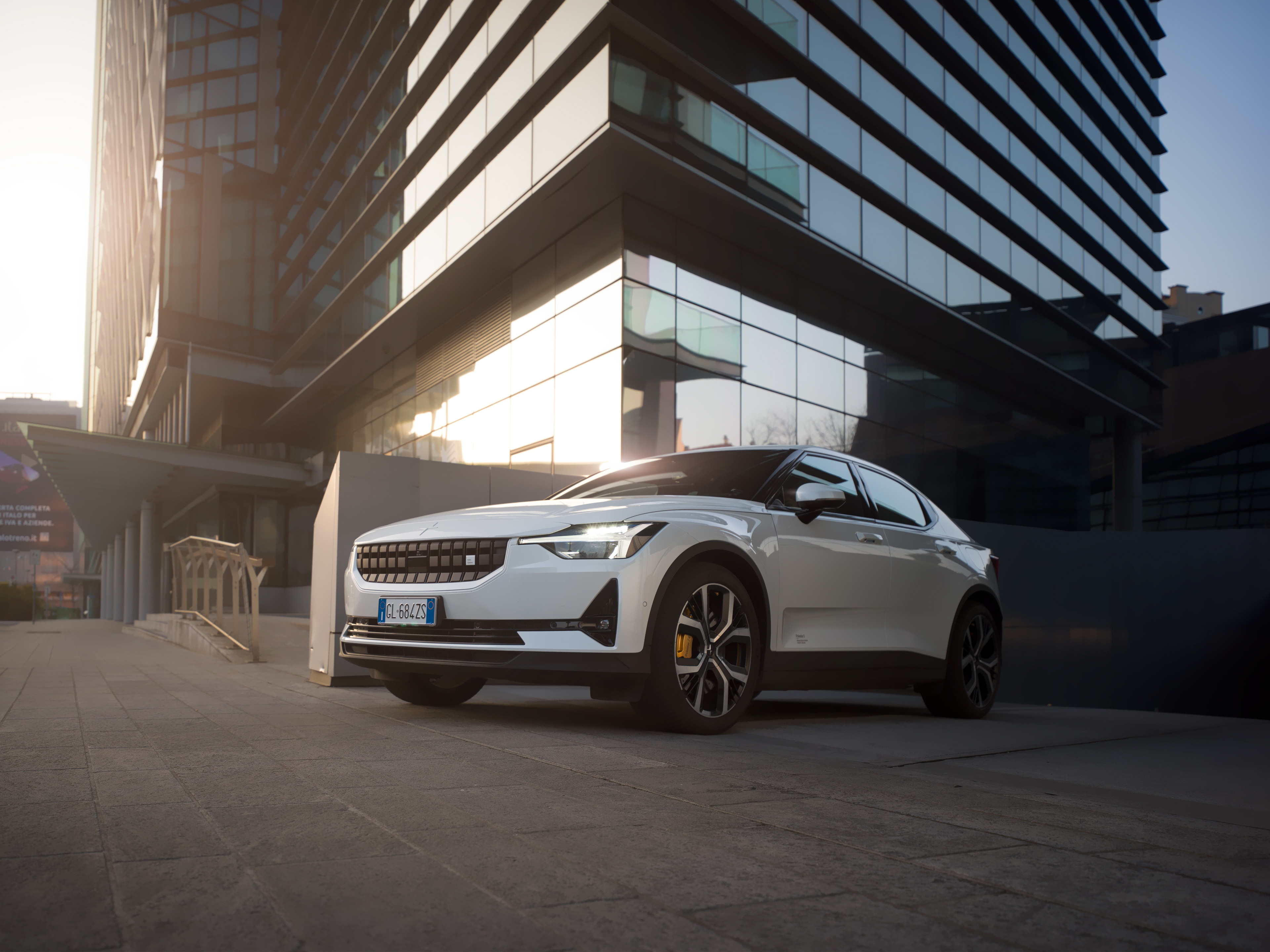 POLESTAR 2