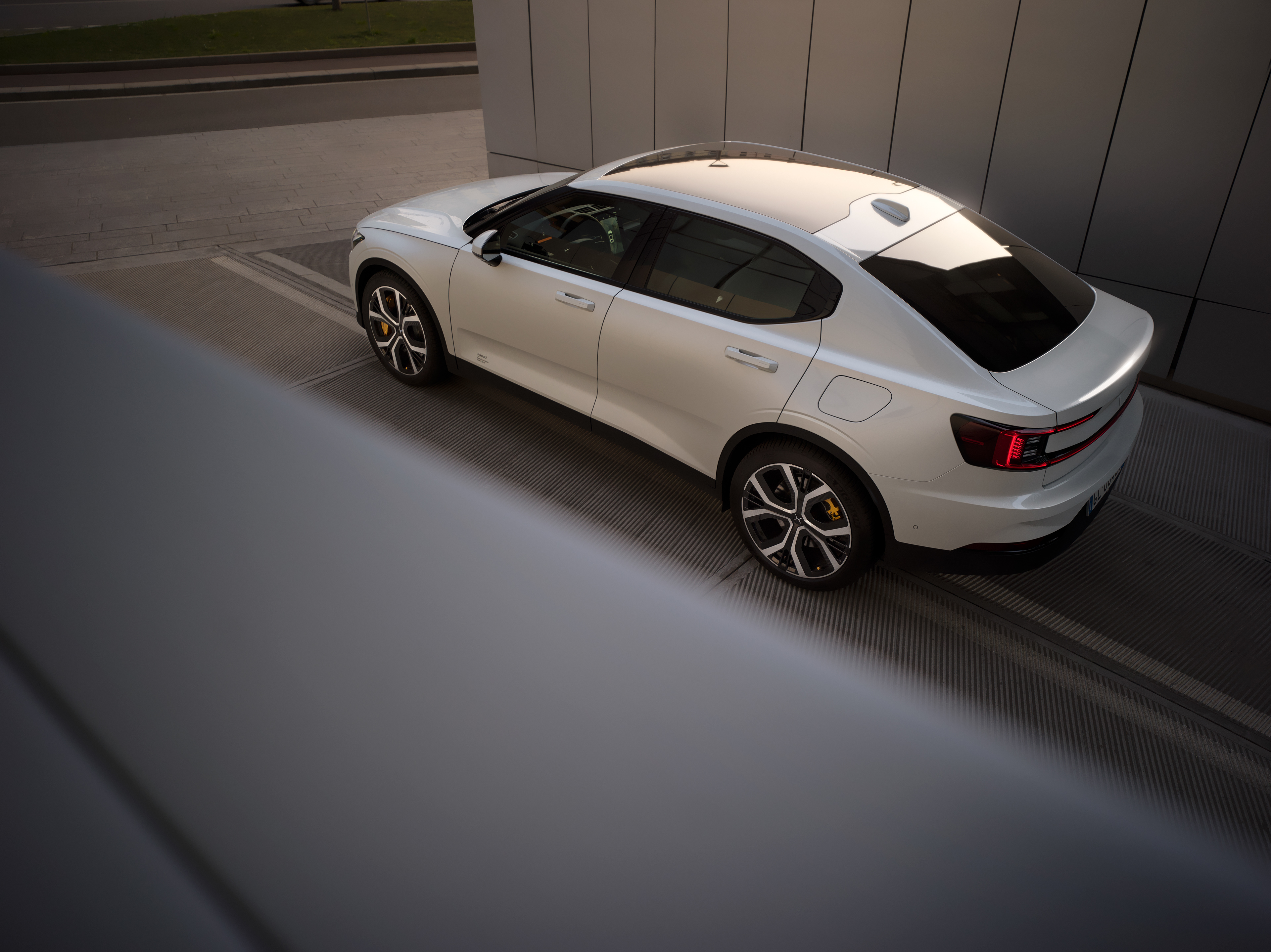 POLESTAR 2