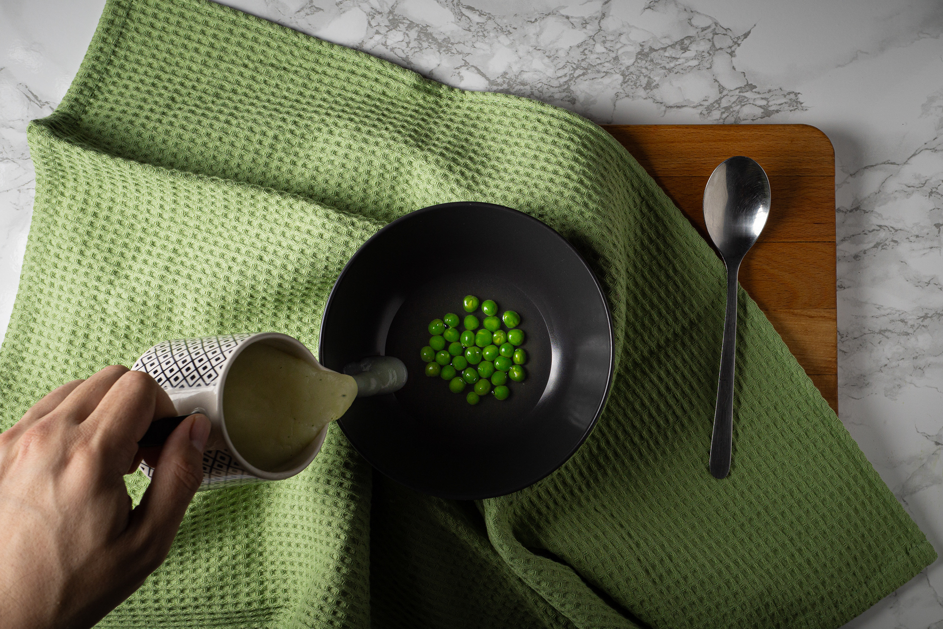 Guisantes en gelée con pure de patata y jamón