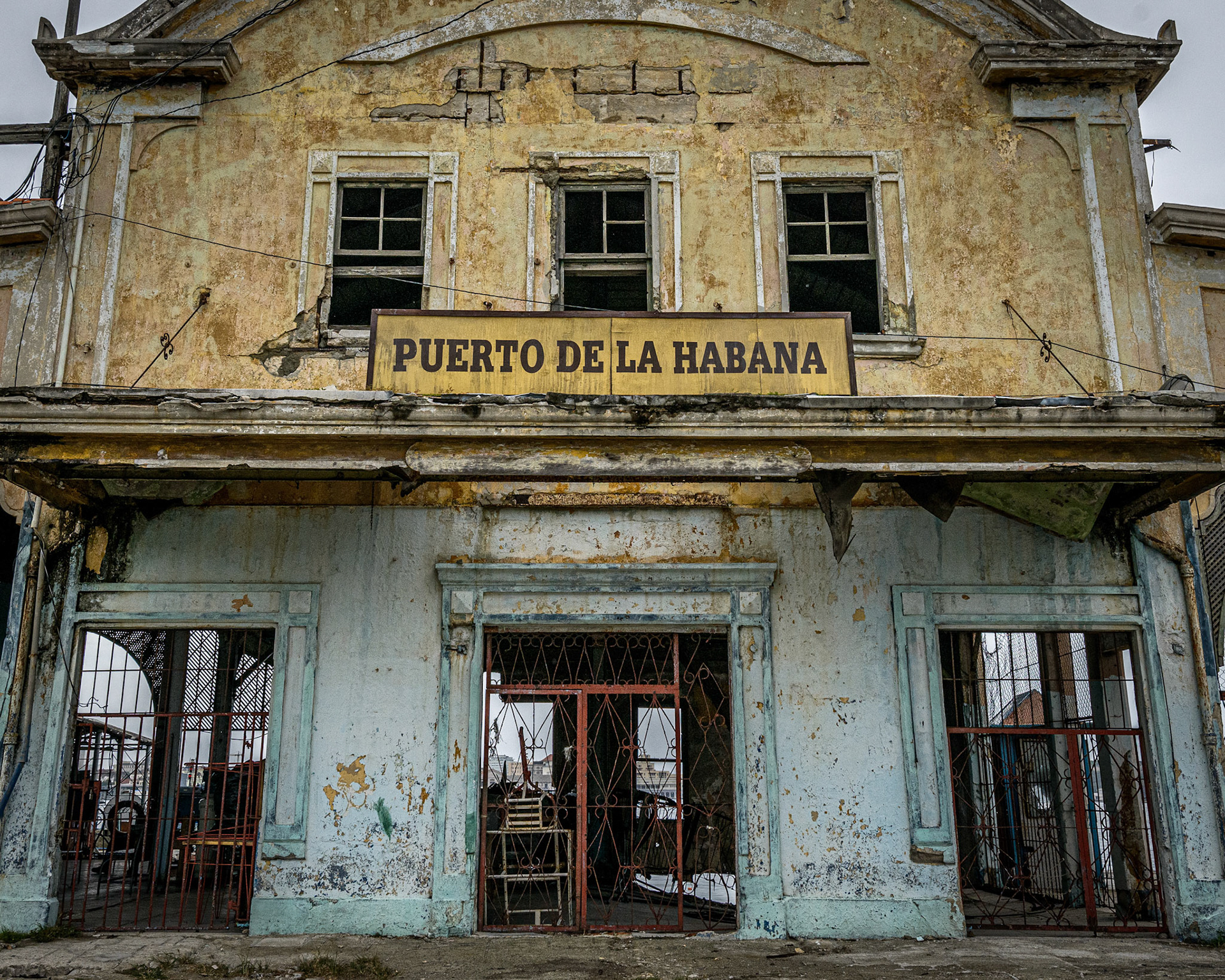 Port of Havana abandoned since the US blockade