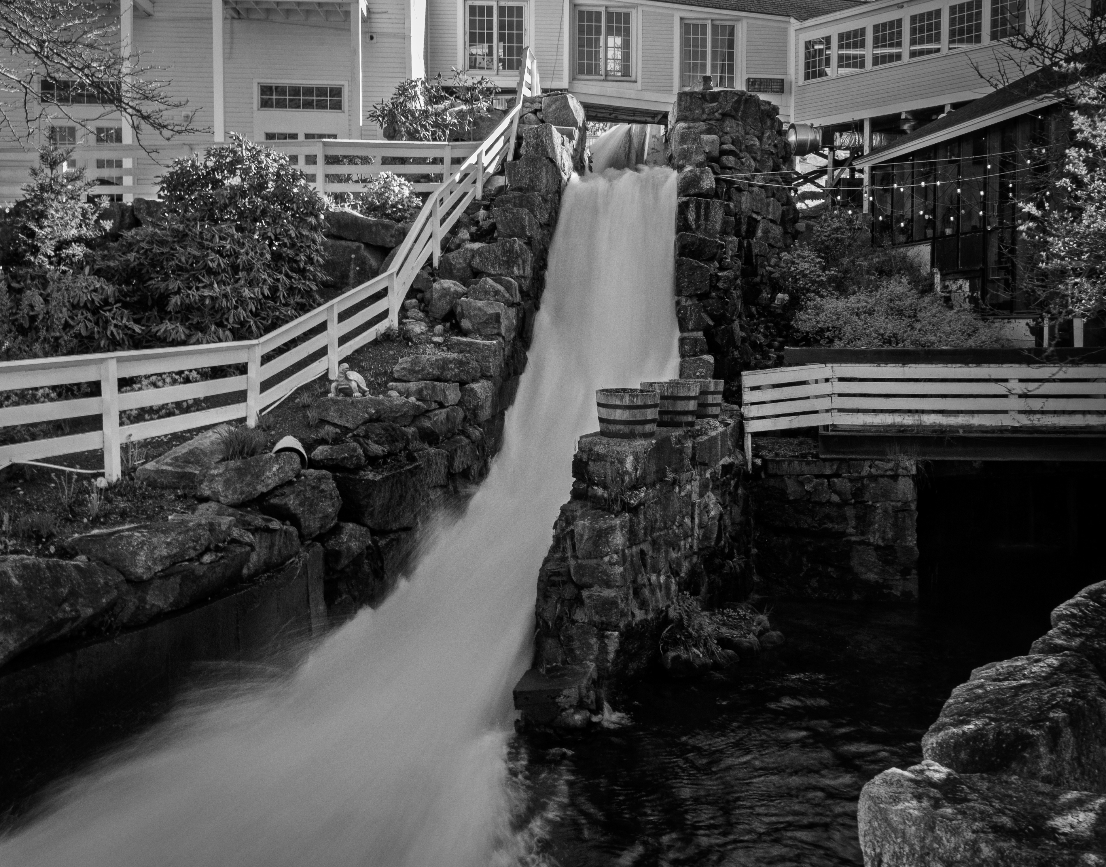 Waterfall at Mill Falls Marketplace No7
