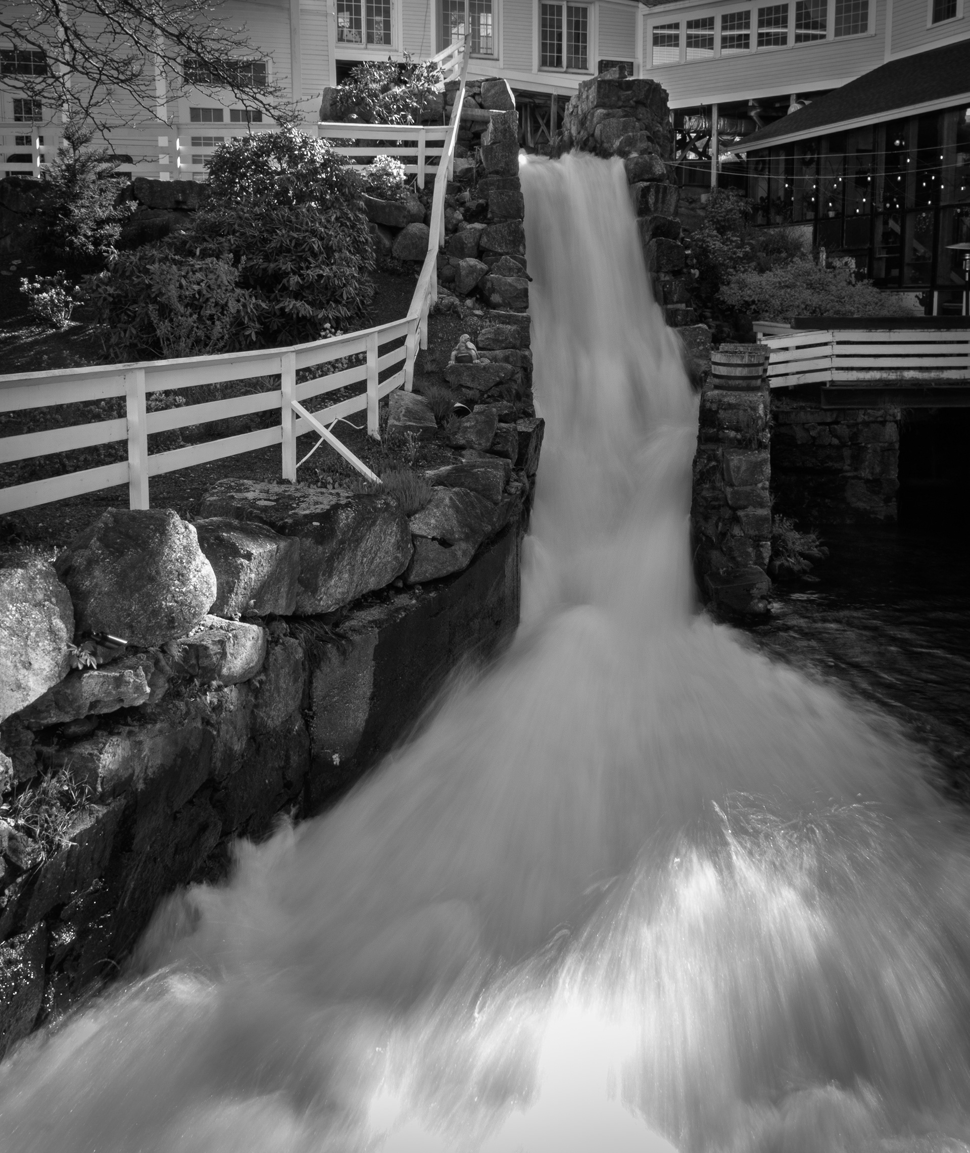Waterfall at Mill Falls Marketplace No5