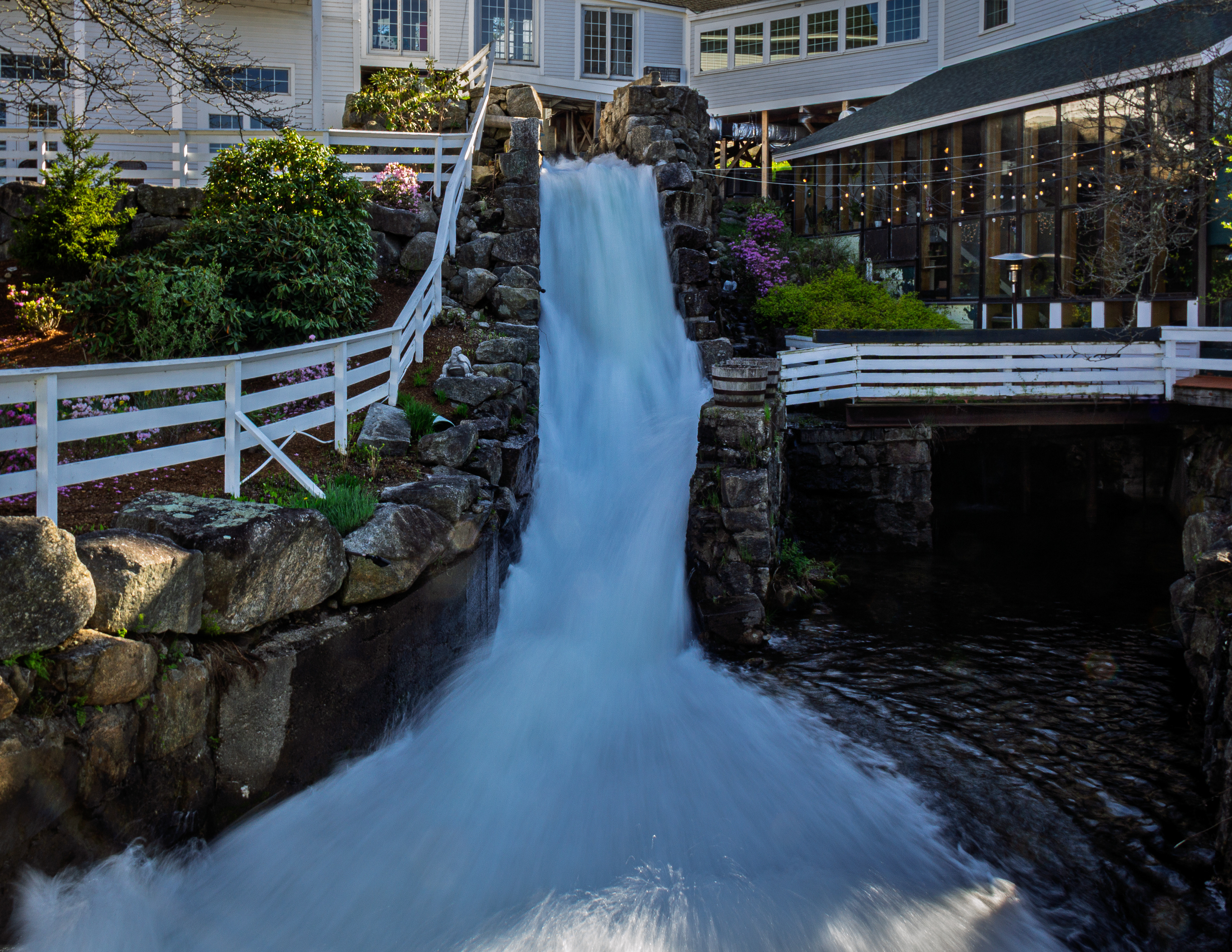 Waterfall at Mill Falls Marketplace No10