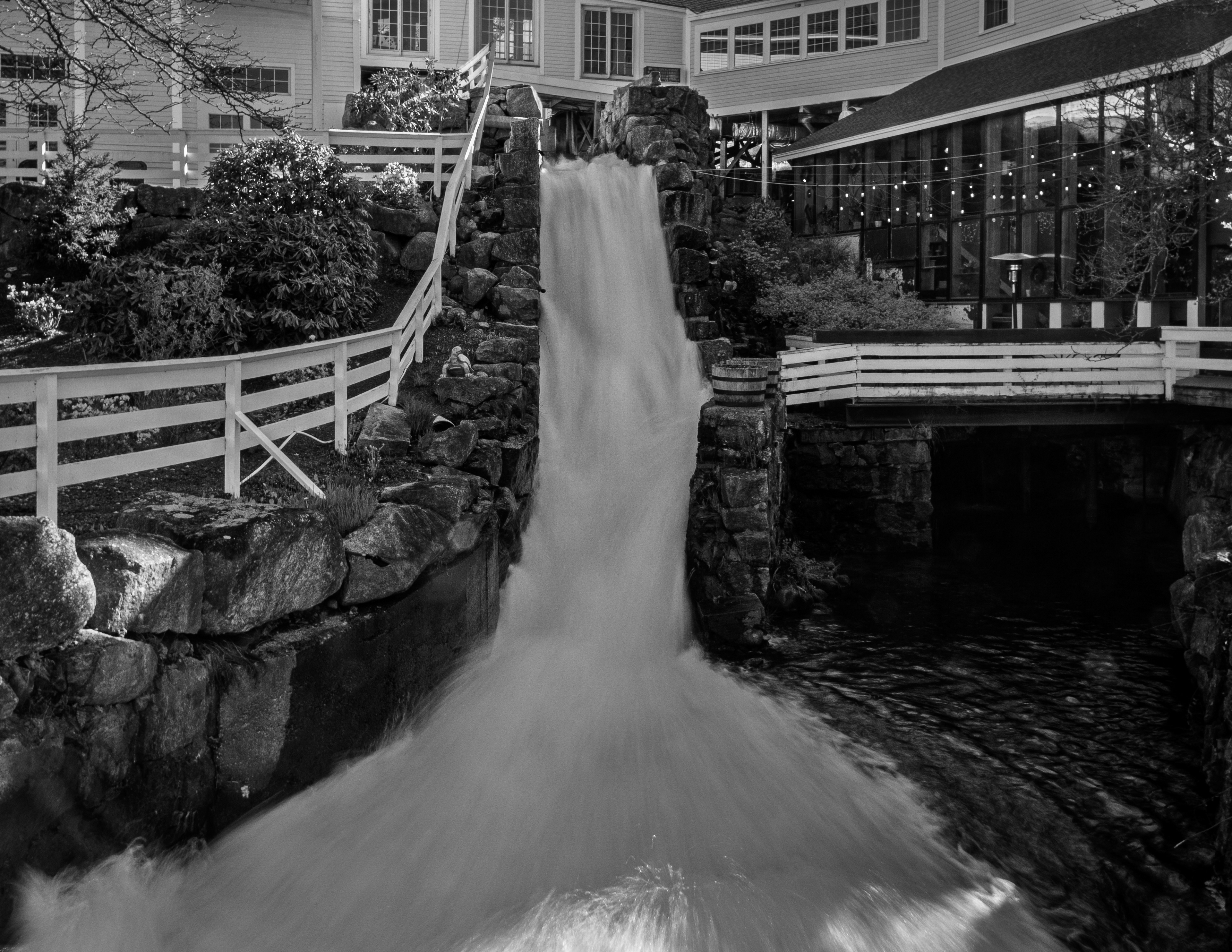 Waterfall at Mill Falls Marketplace No9