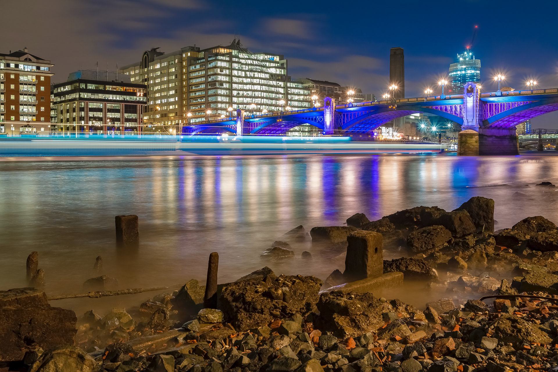 Thames Light Trails | © All rights reserved