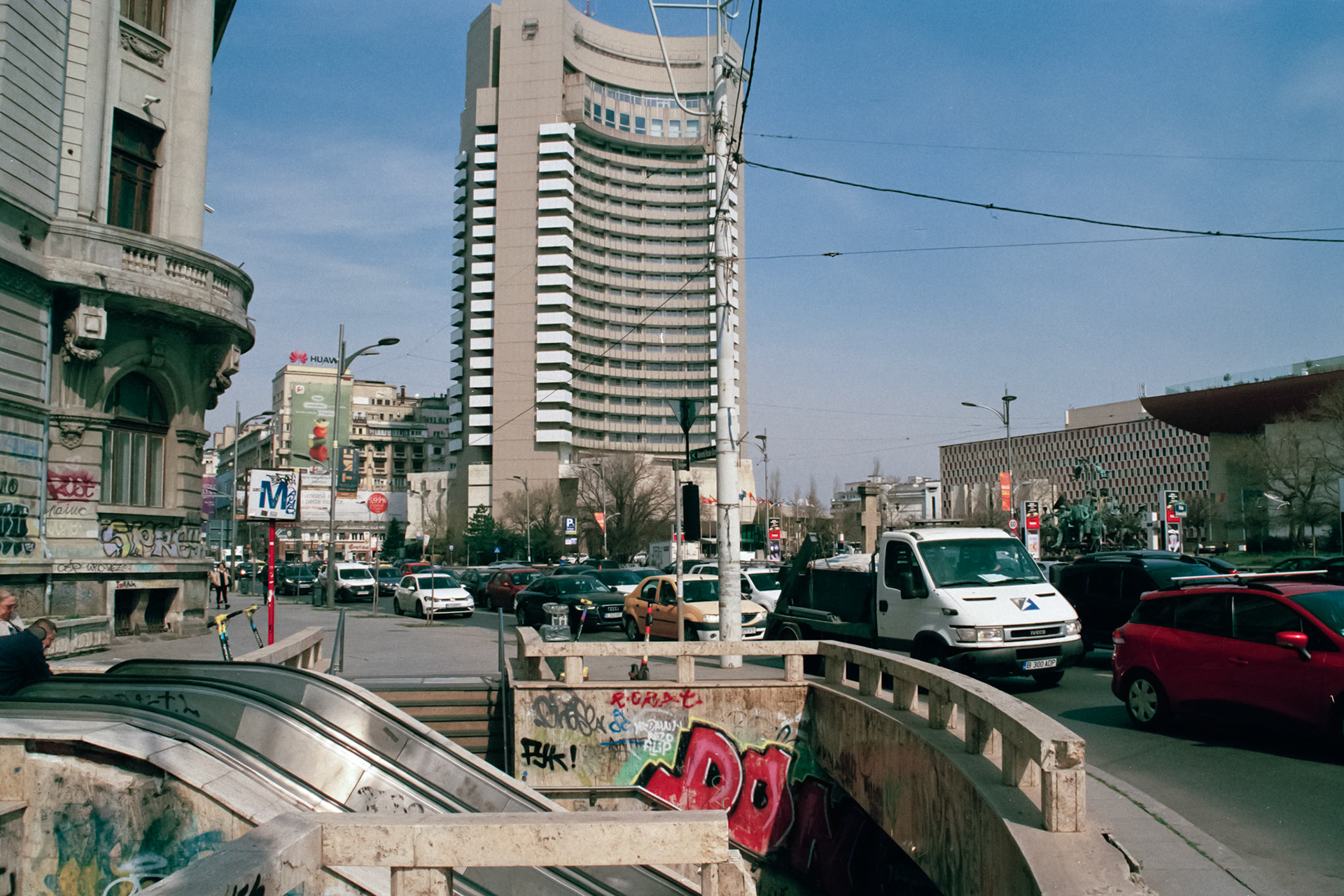 Piața Universității on expired Fujicolor C200