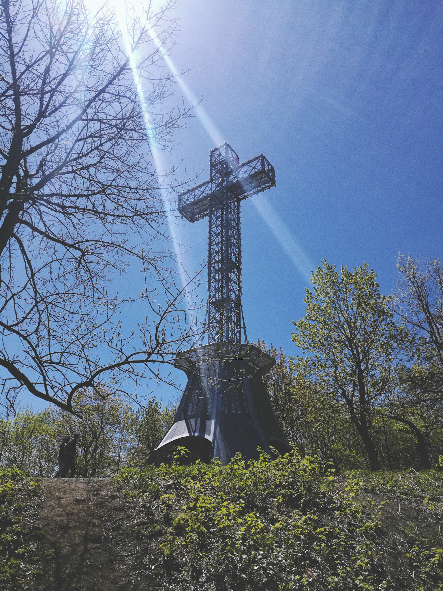 MountRoal Cross