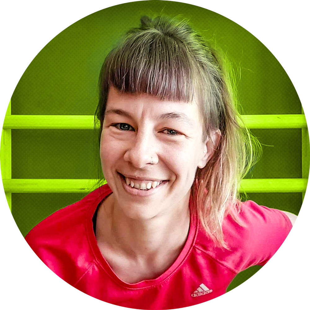 Testimonial from Nicole Krawczyk praising Magda Kowalska's strategic design process and visual identity development for Loco Motion personal brand.