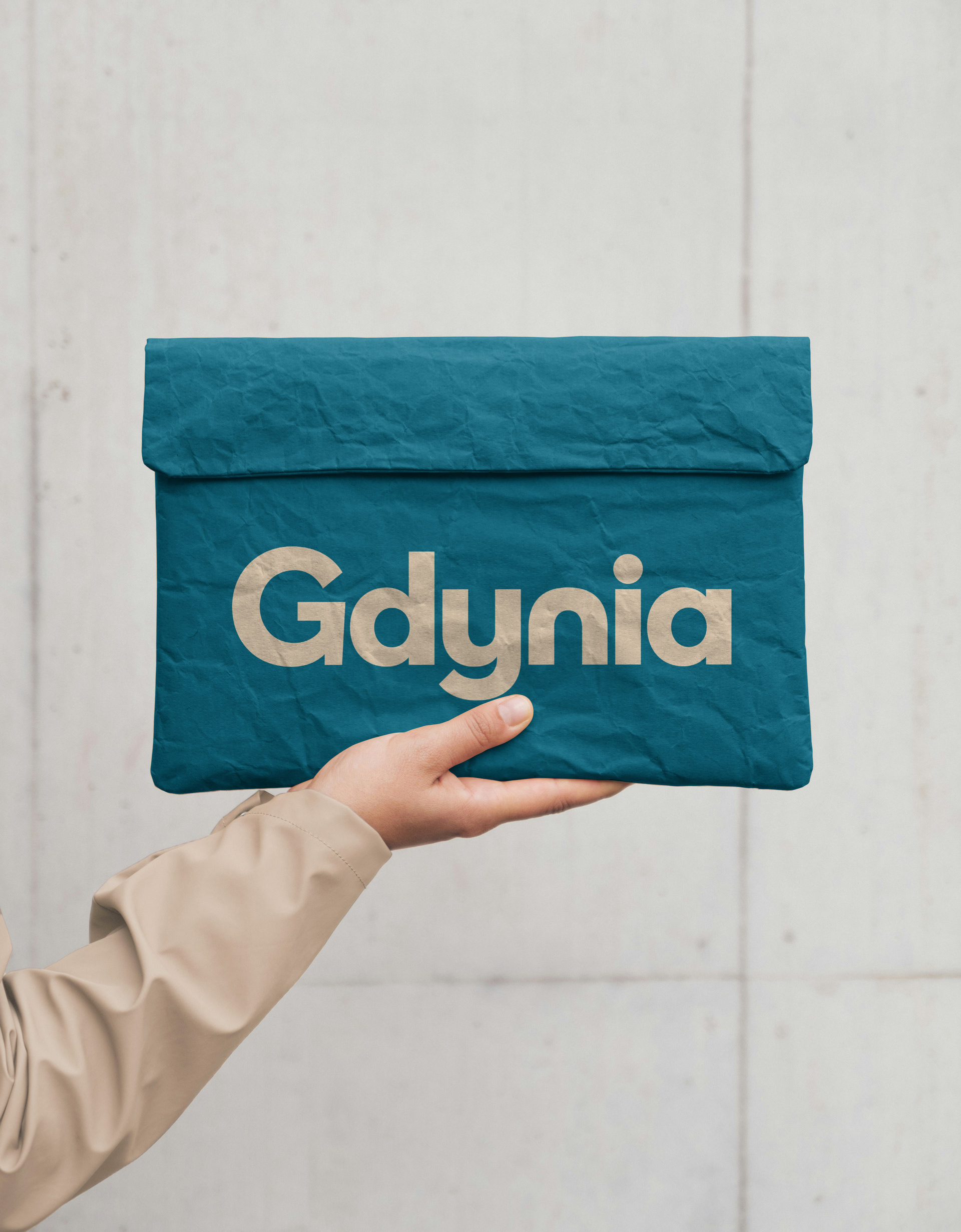 Promotional gadgets - a notebook bag with the Gdynia logo. Visual communication of the city by Magda Kowalska creepart.