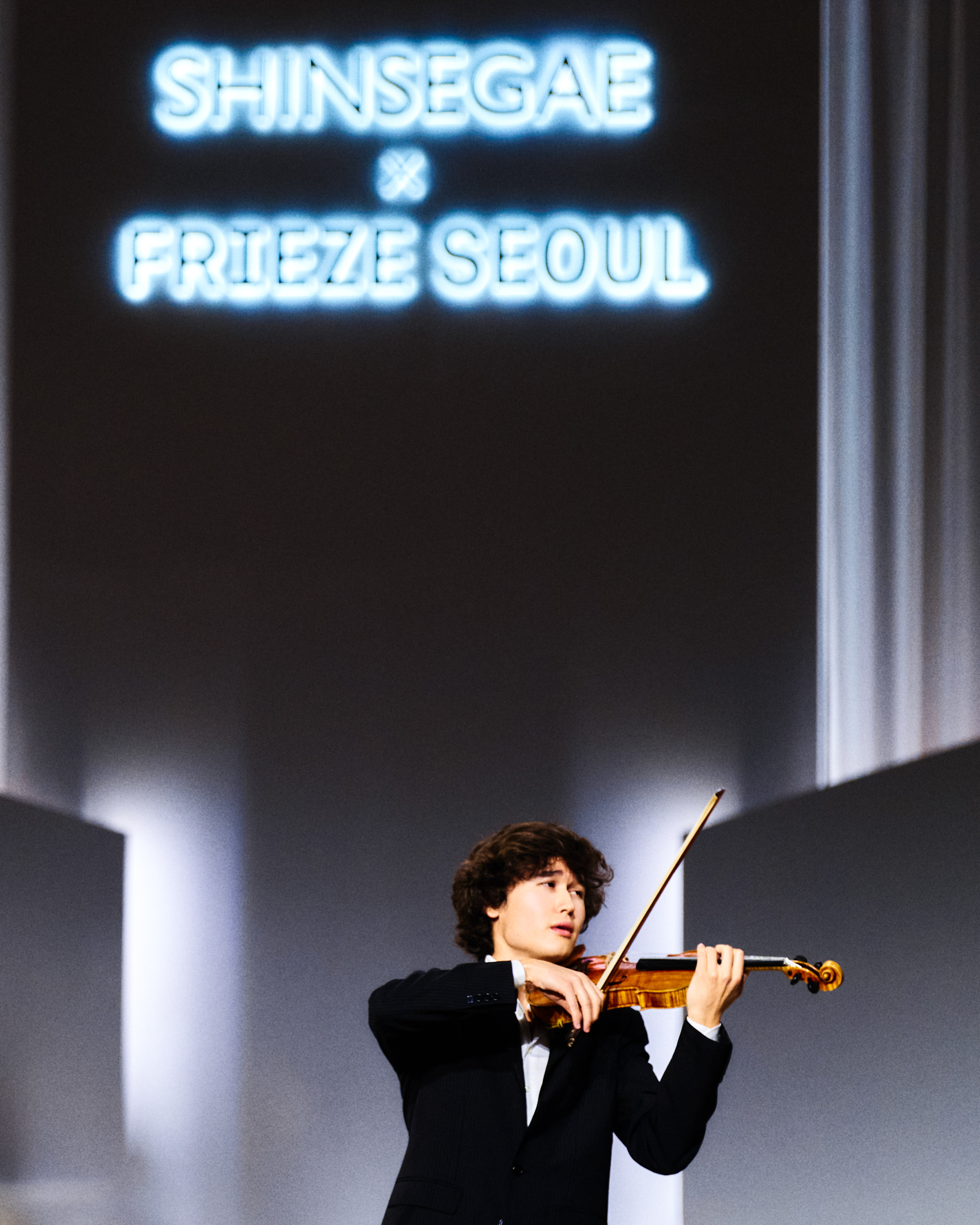 Daniel Lozakovich, Violinist