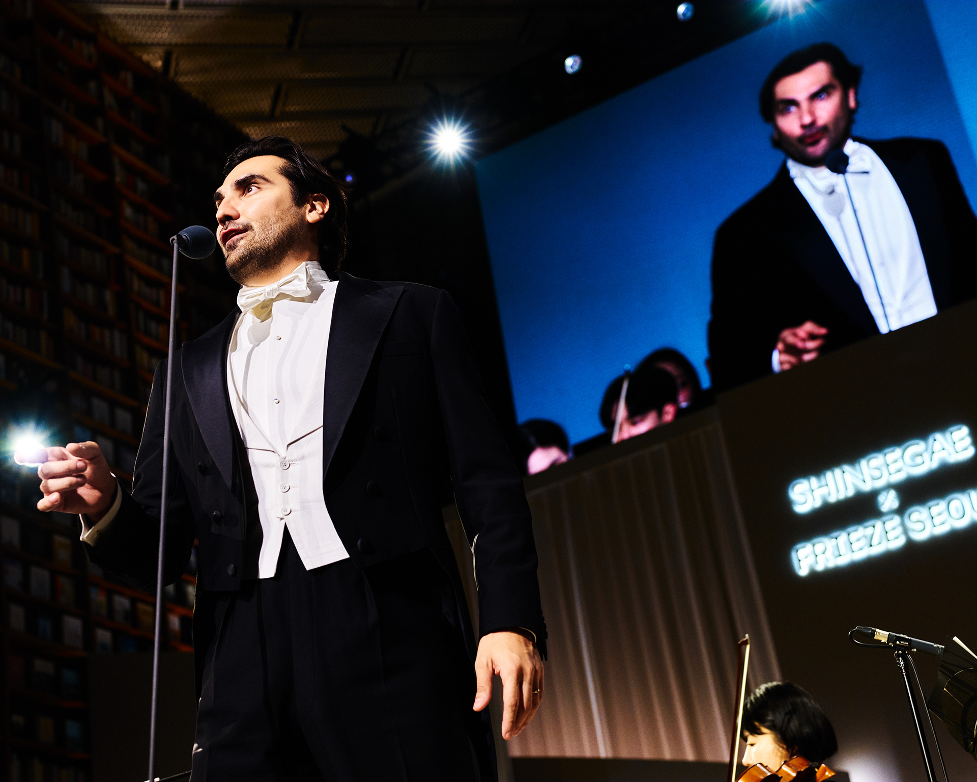 Tenor Performing at Frieze Seoul Gala Dinner