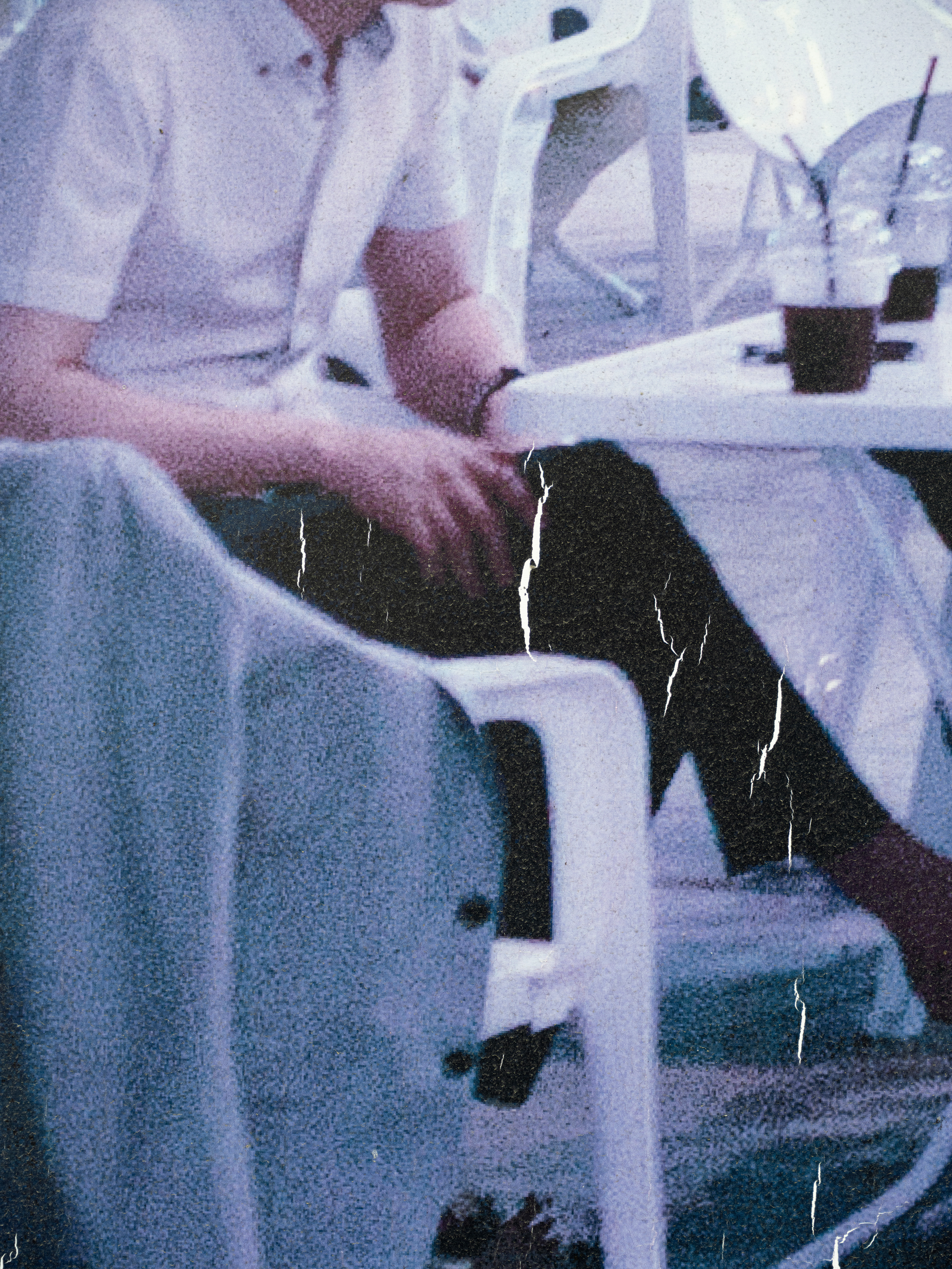 앉은 사람, 2025