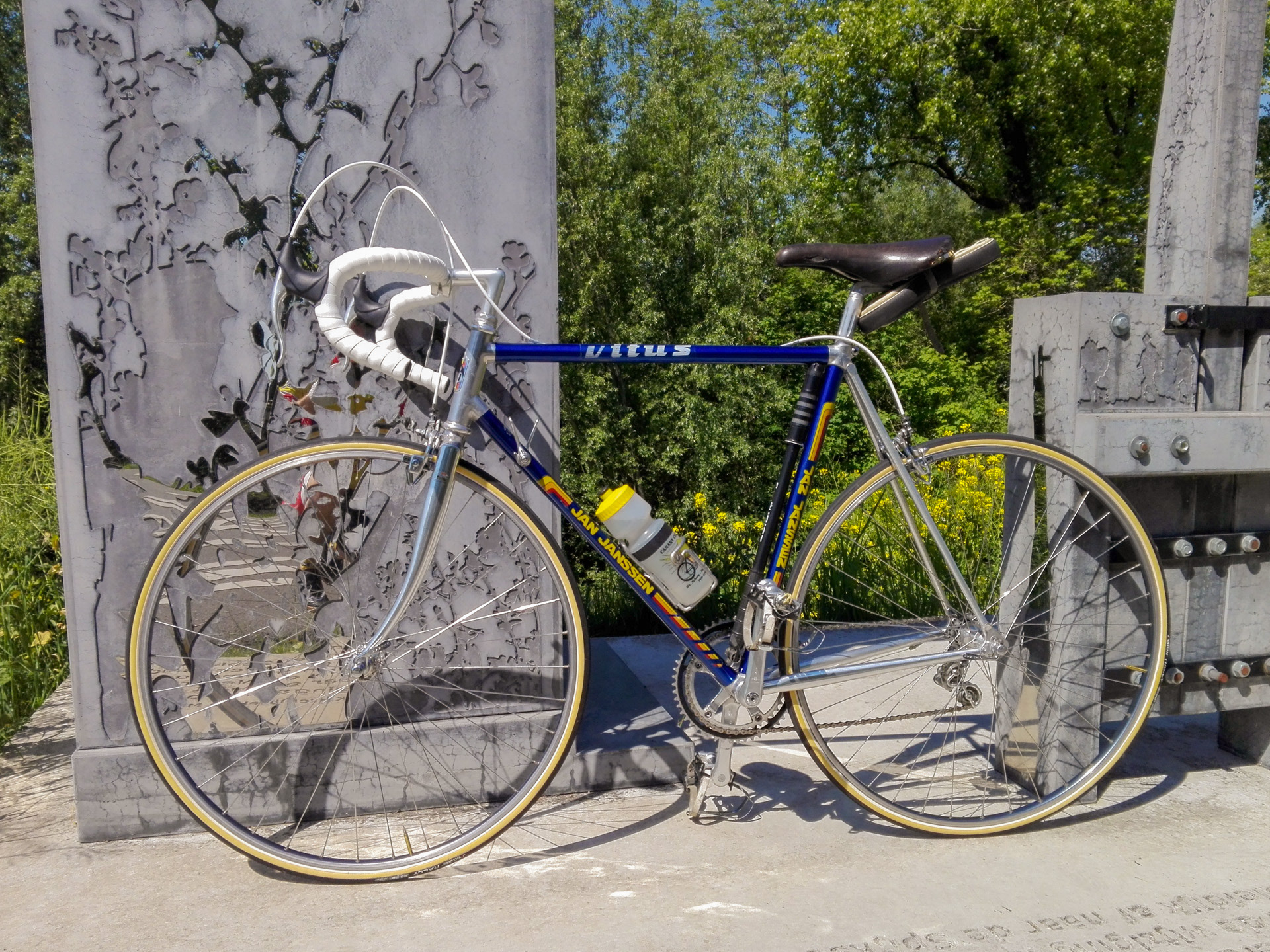 Vitis 979, een aluminium frame. De lichtste fiets die erbij zit.