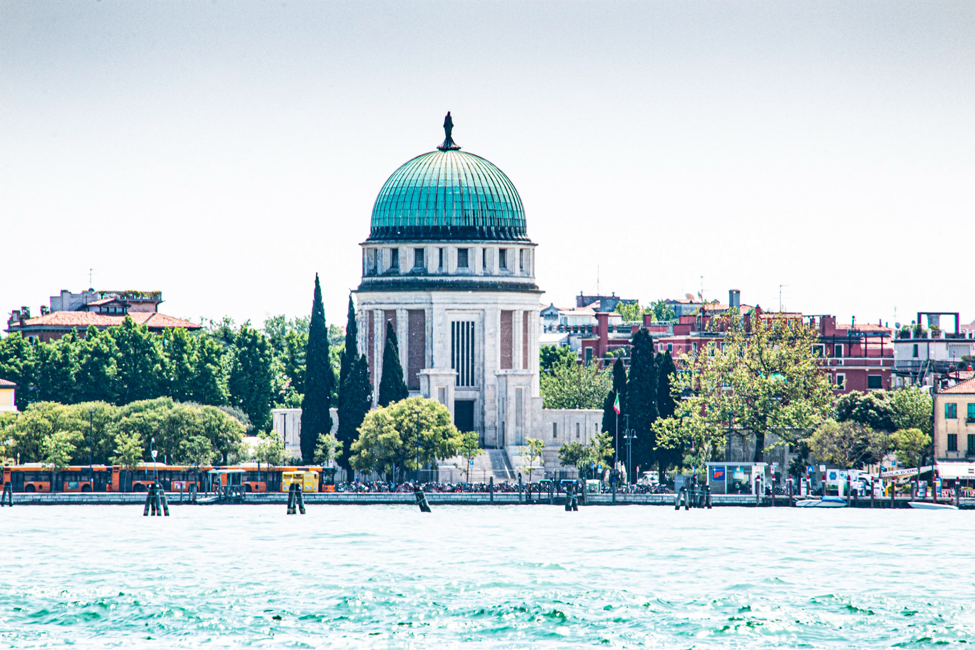 nos vejam mesmo que de longe 