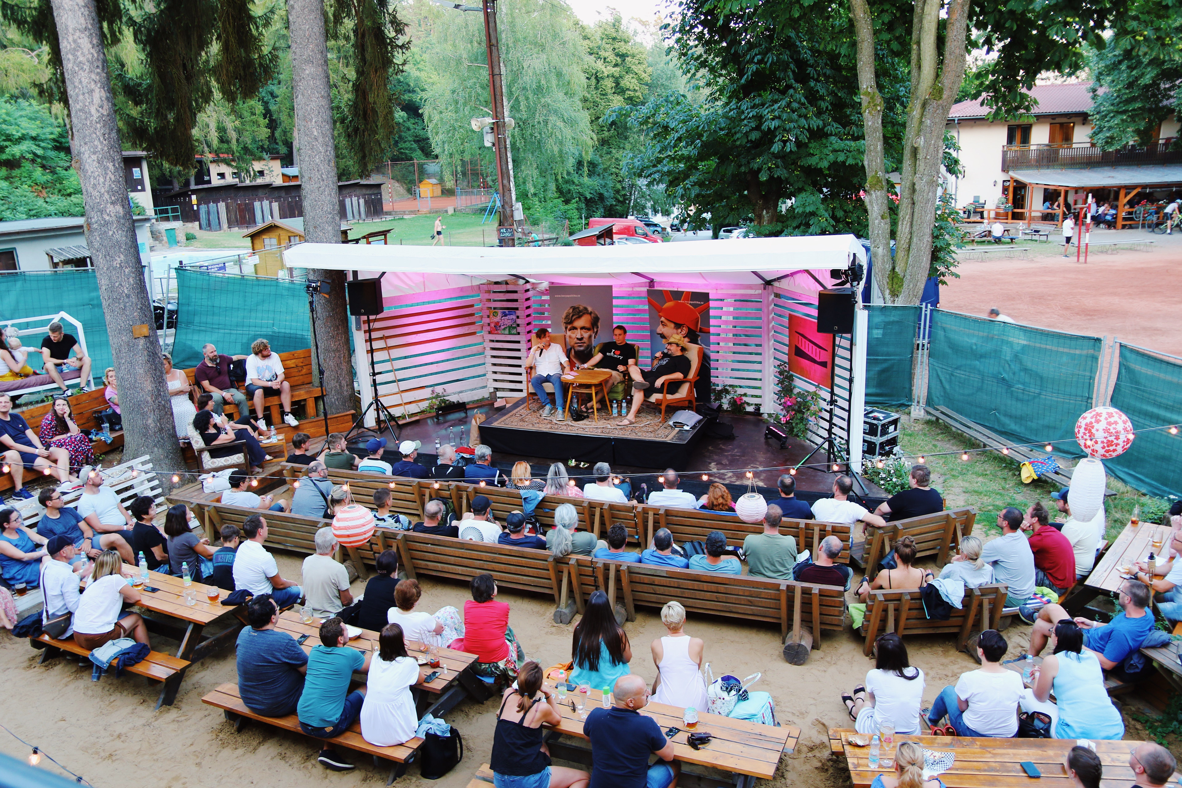 Kecy a Politika live podcast Brno Luleč