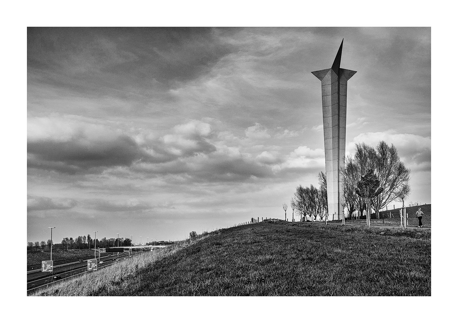 2015 - Aalbeke - E17 - Monument voor de grensarbeiders - Voorbij de grens