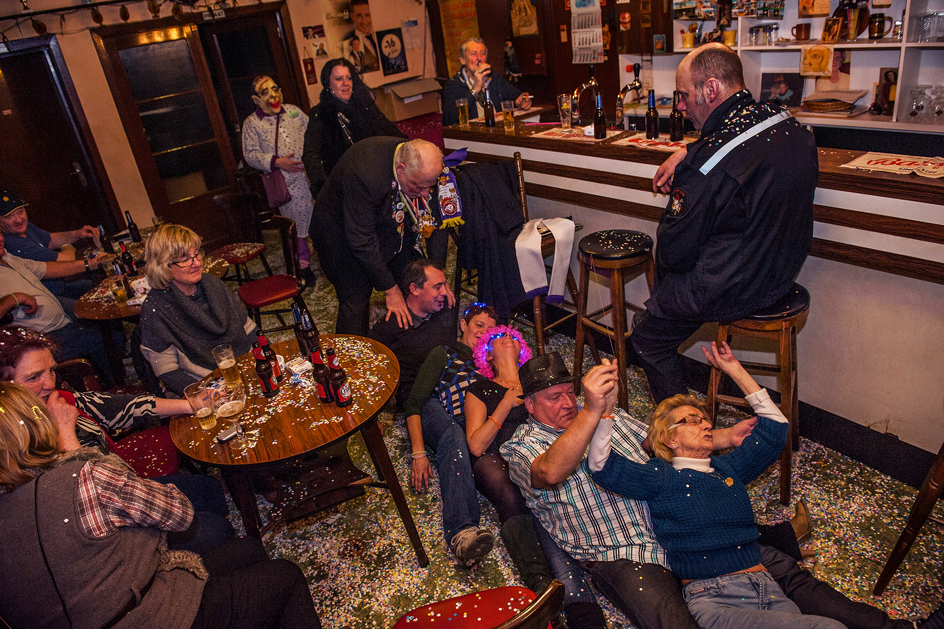 2013 - Poperinge - Carnaval - Café Moderne (bij Leona) - Maskerade