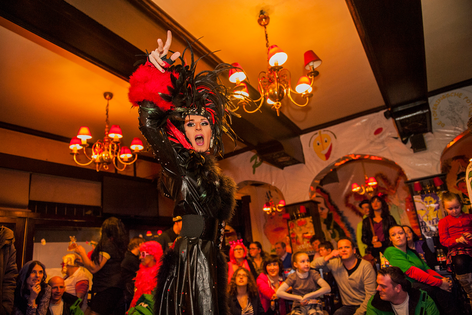 2013 - Poperinge - Carnaval - Café Oud Vlaenderen - Maskerade