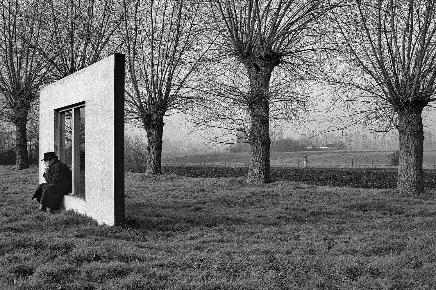 2002 - Watou - Gwij Mandelinck bij het memoriaal voor Eddy van Vliet