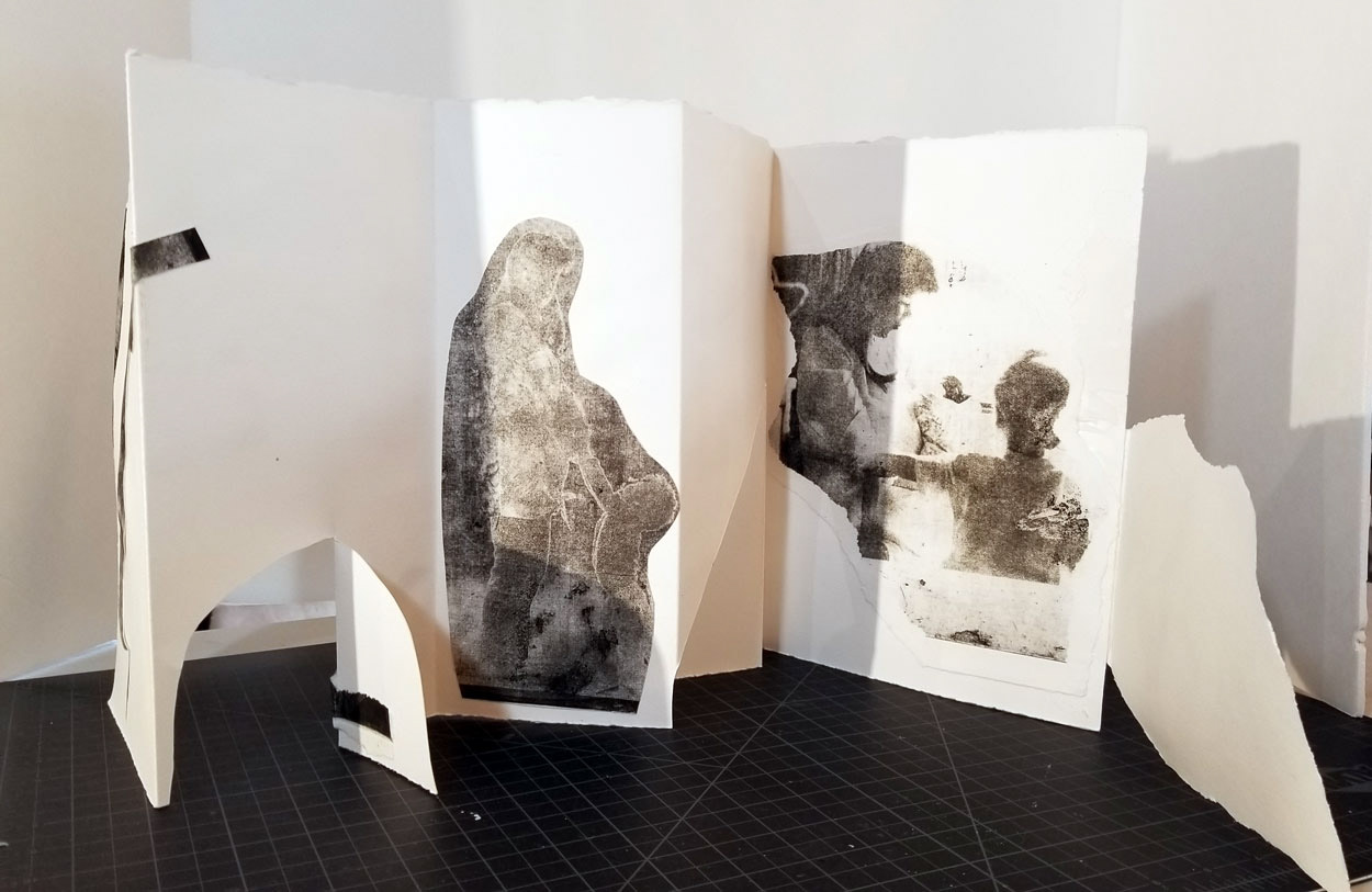 accordion structure with etchings