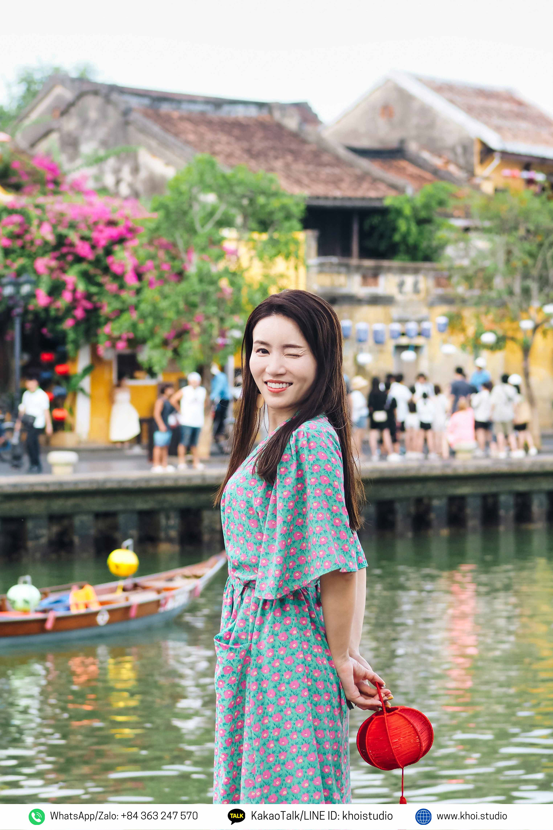 Vietnam travel - Hoi An couple photoshoot with local photographer