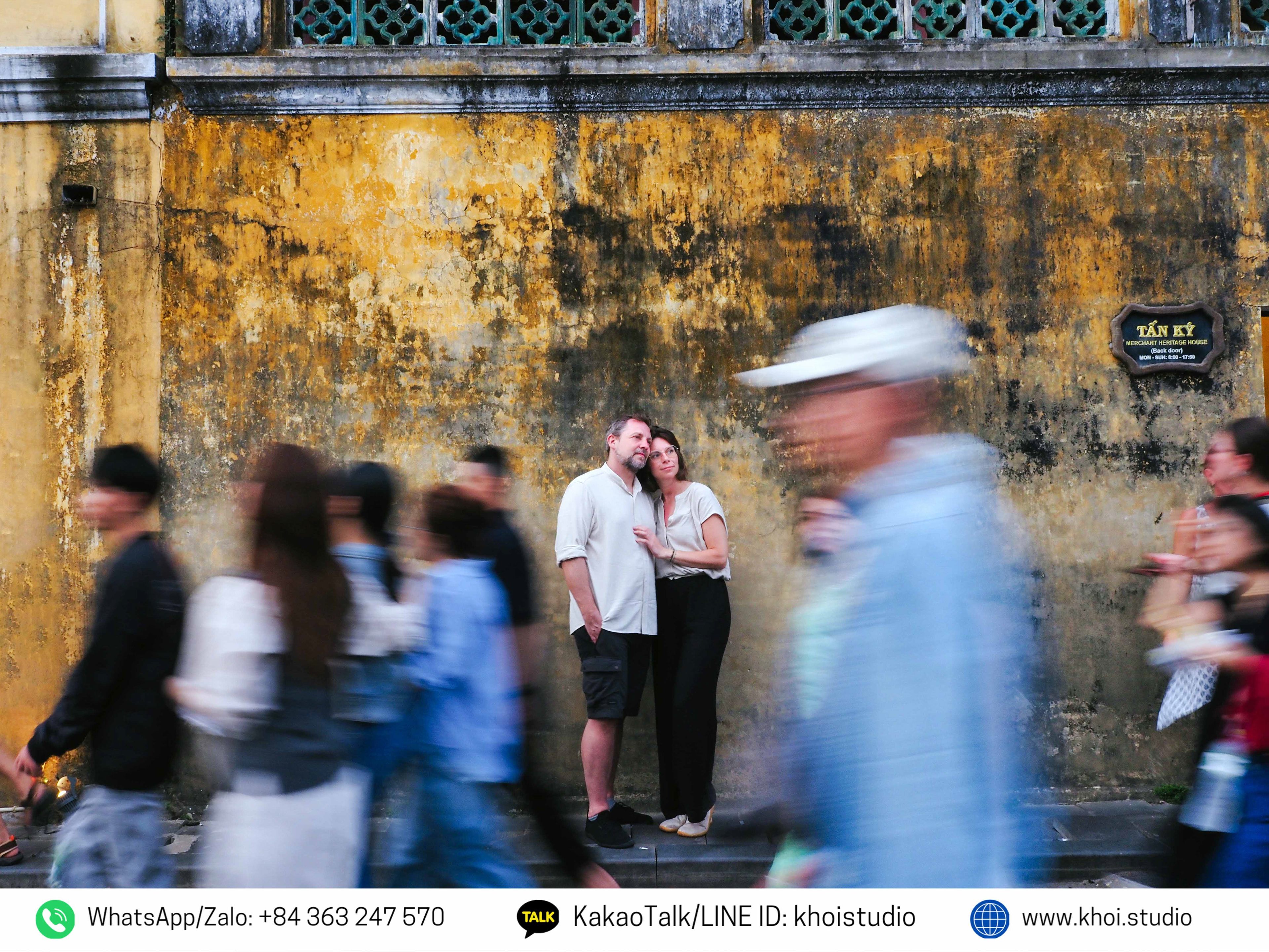 Hoi An couple photoshoot with local photographer