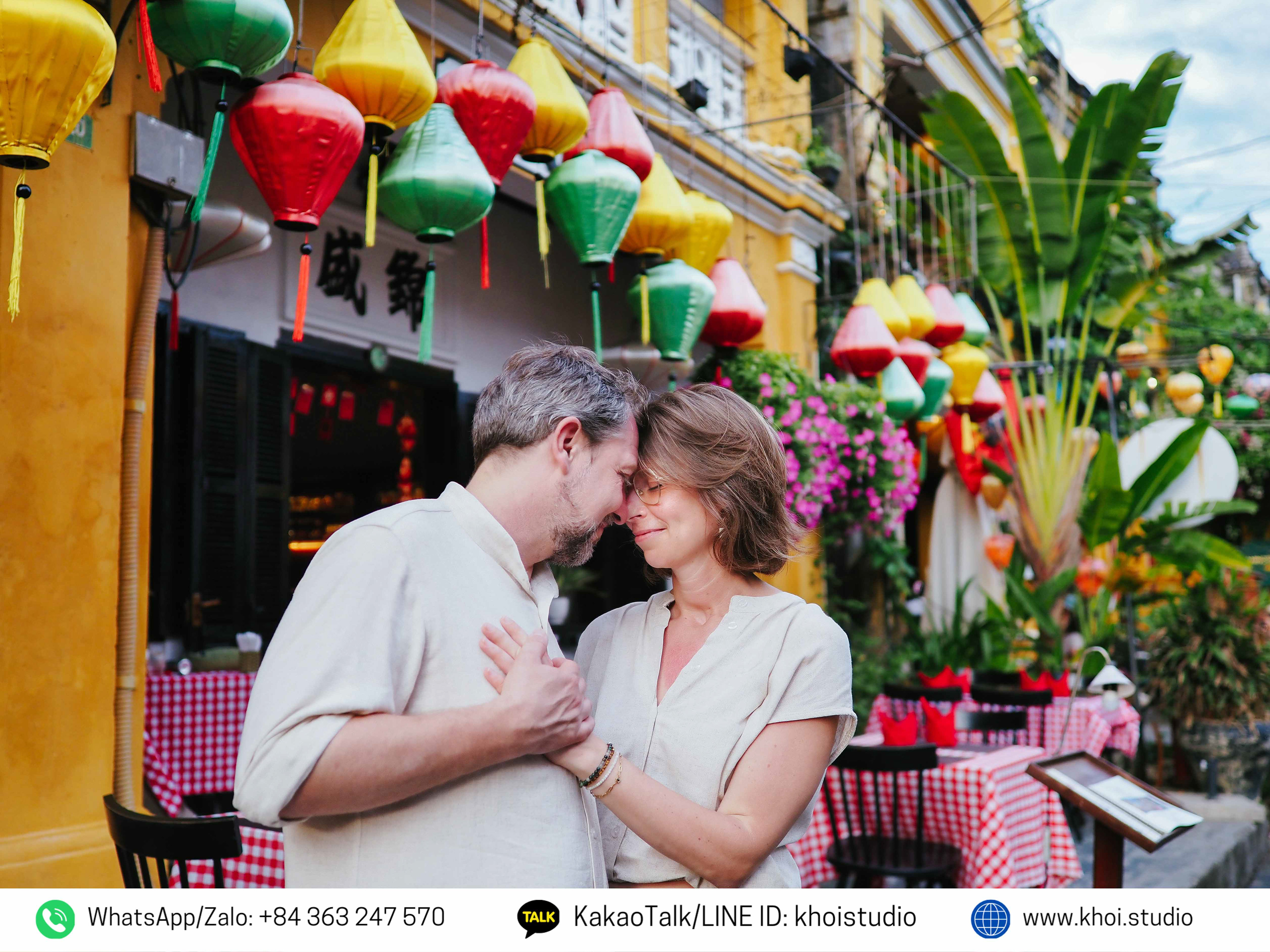 Hoi An couple photoshoot with local photographer
