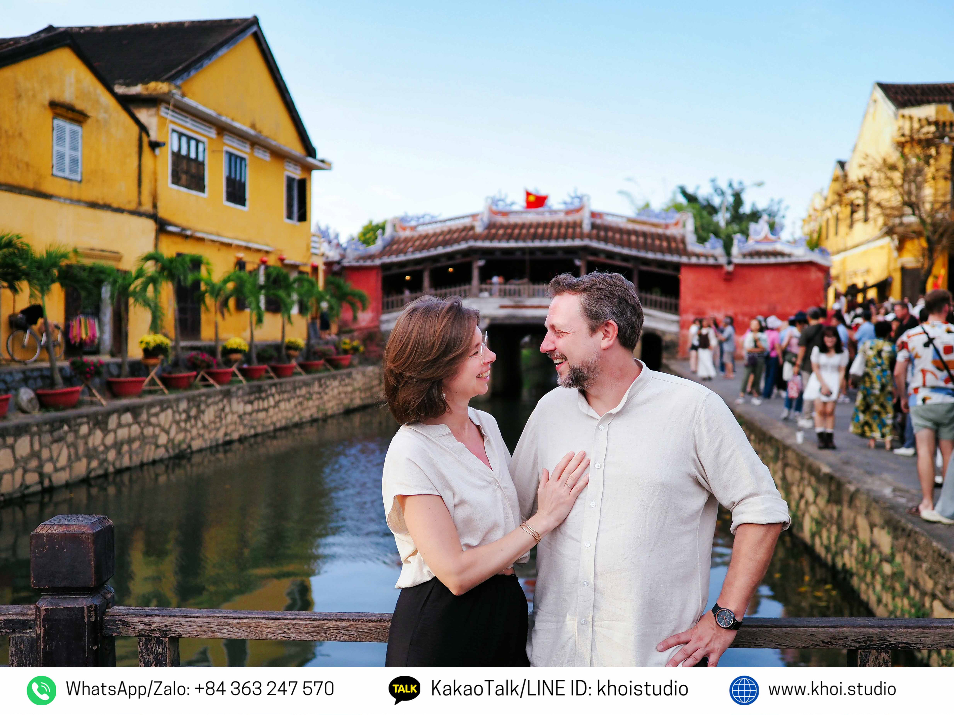Hoi An couple photoshoot with local photographer