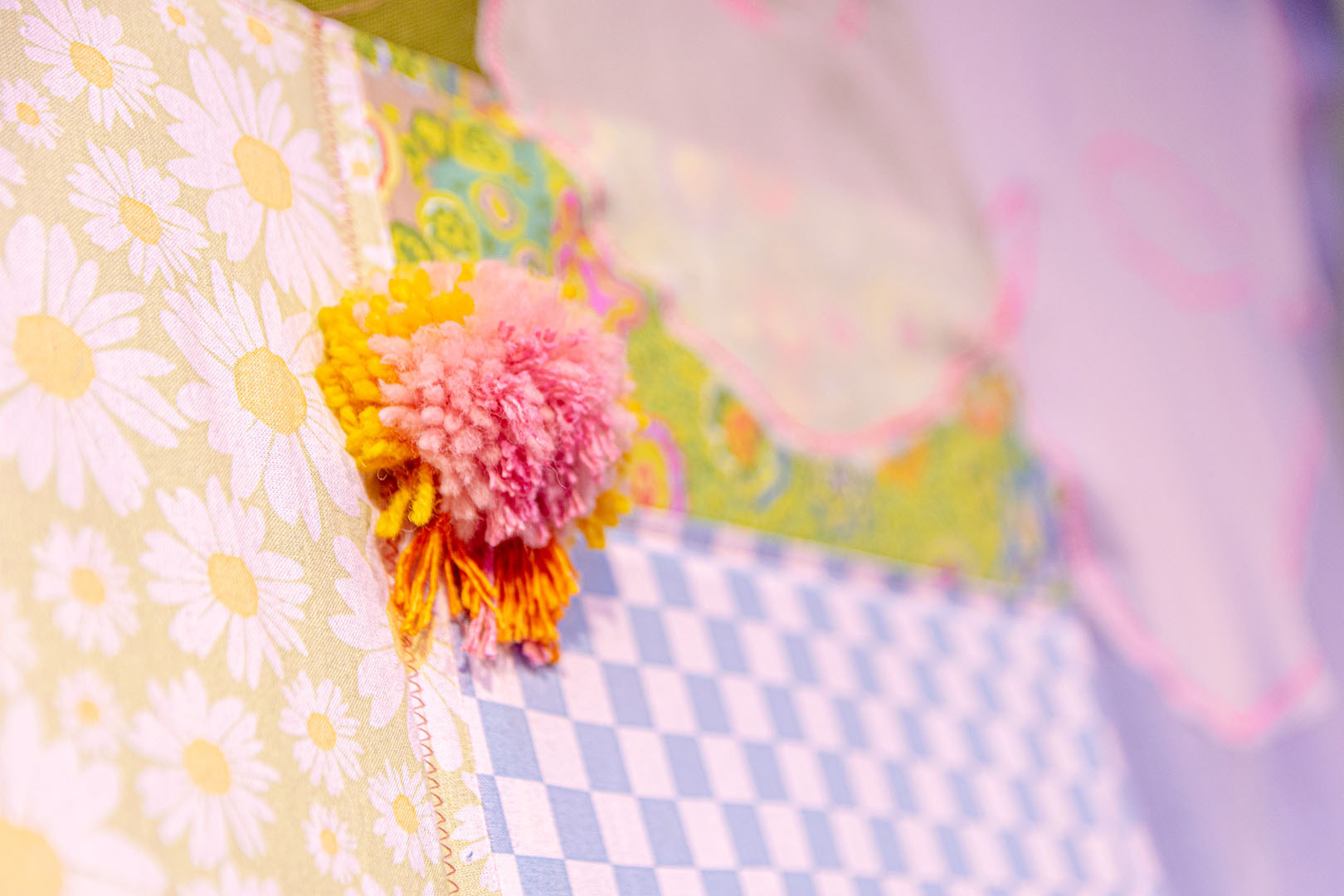 Taut, detail.