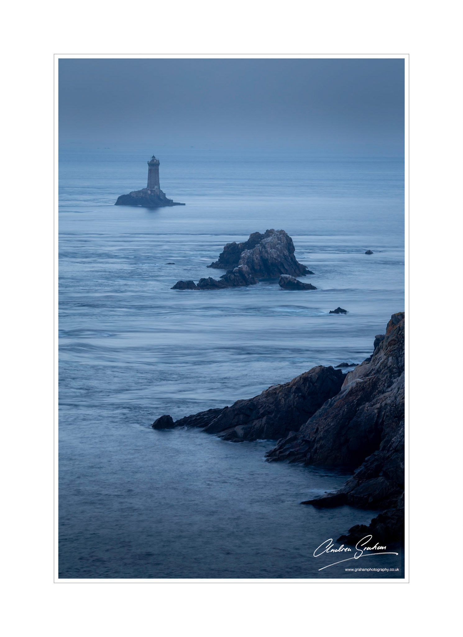  A chilly and ethereal dawn at Pointe Du Raz