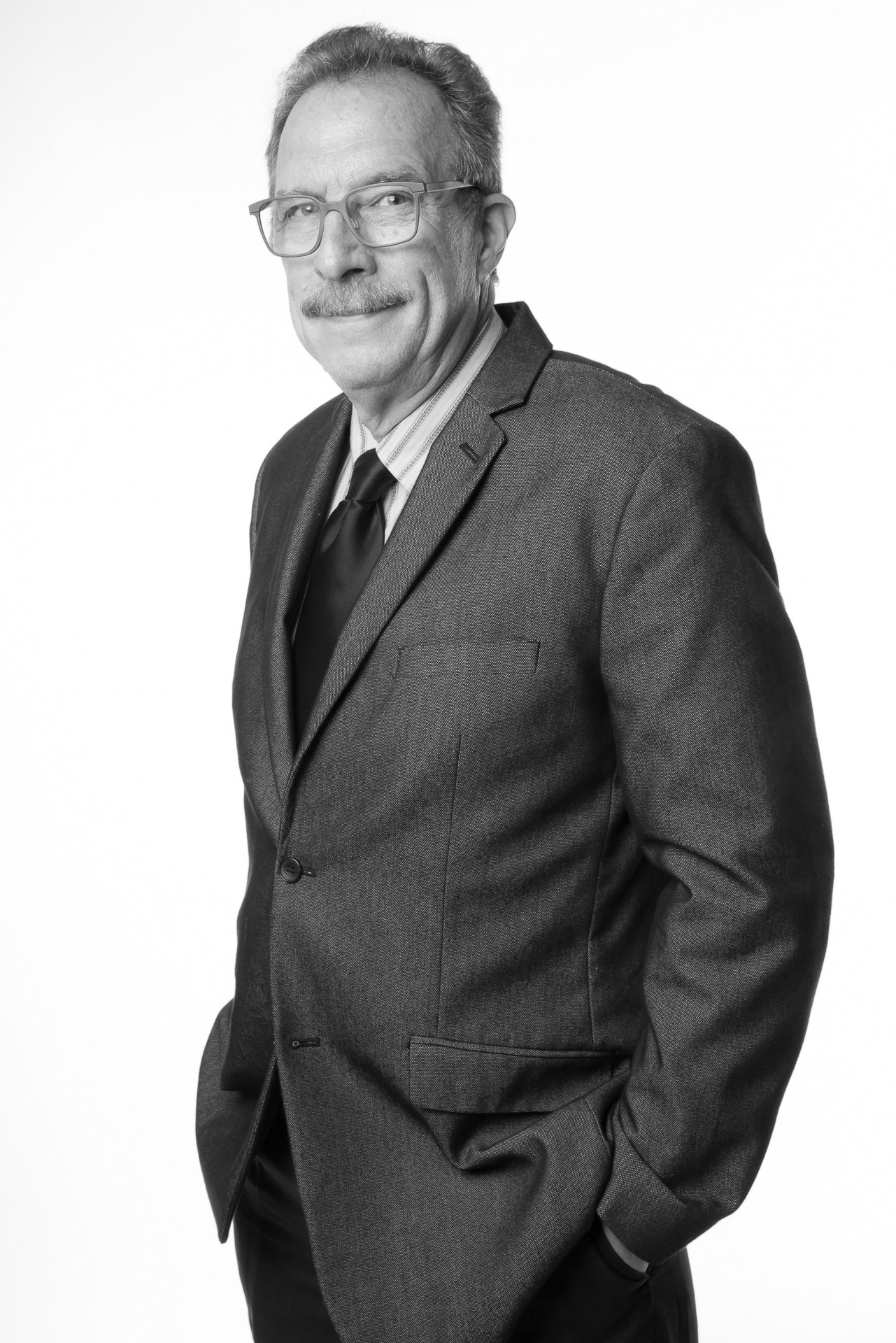 Lucian PerkinsFilmmaker and Pulitzer Prize–winning Photographer at Explorers: The Ends of the Earth at Thorne Auditorium