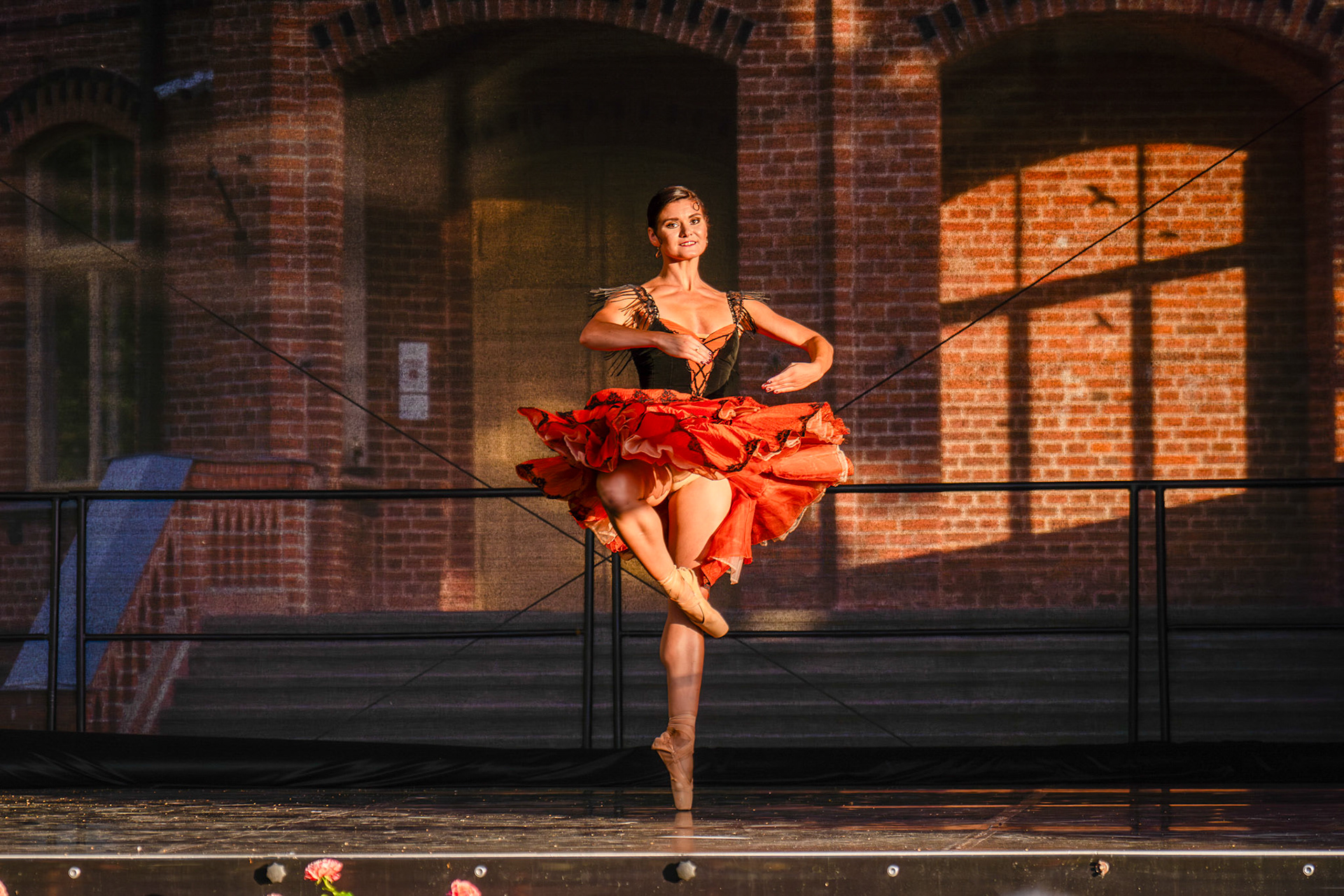 Starptautiskais baleta kamerfestivāls „Kurzemes klasika” Jaunmoku pils dārzā ar baleta mākslinieku priekšnesumiem