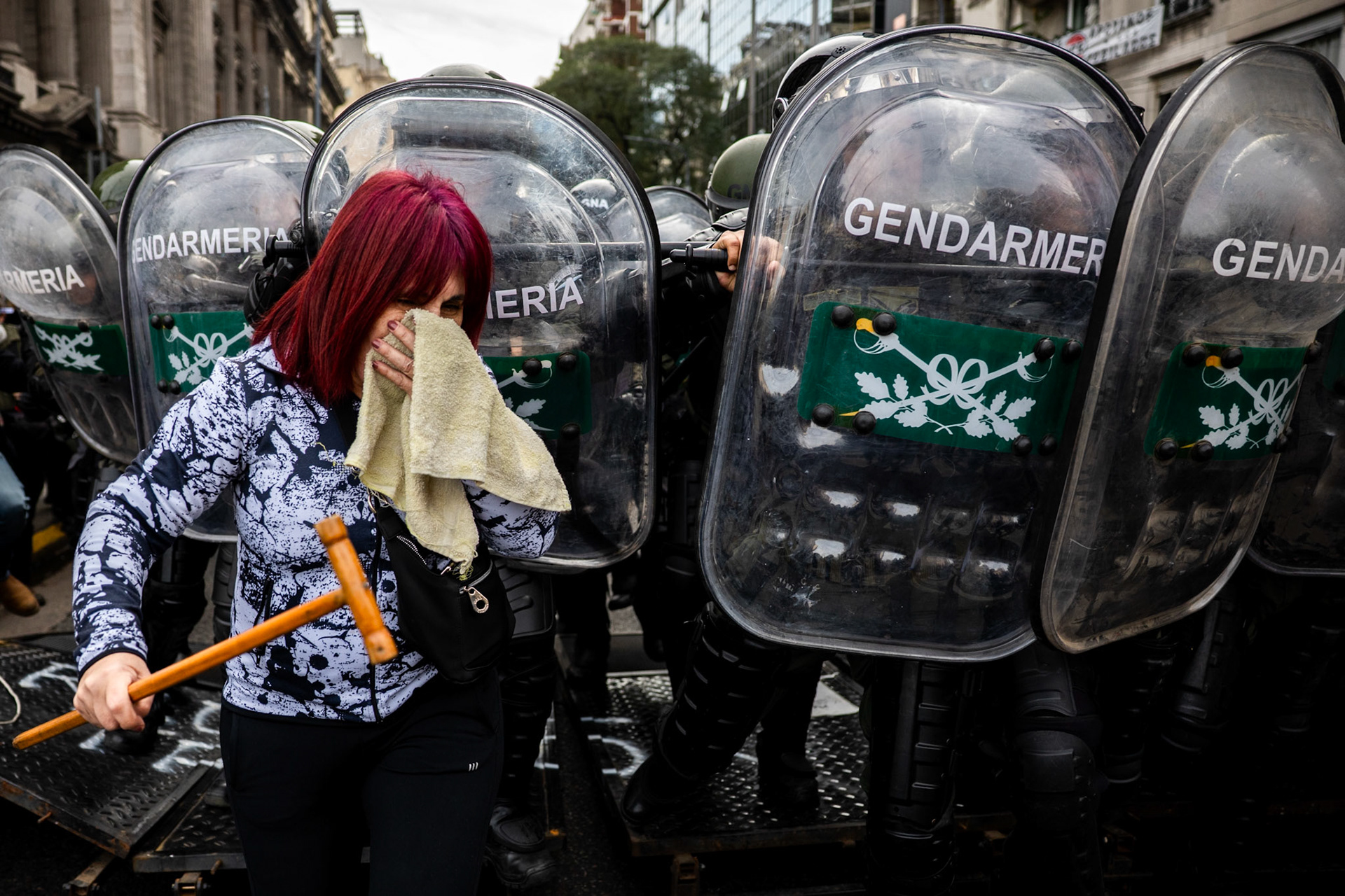Argentine security forces disperse a protest by retirees outside the National Congress | Buenos Aires, 2024.