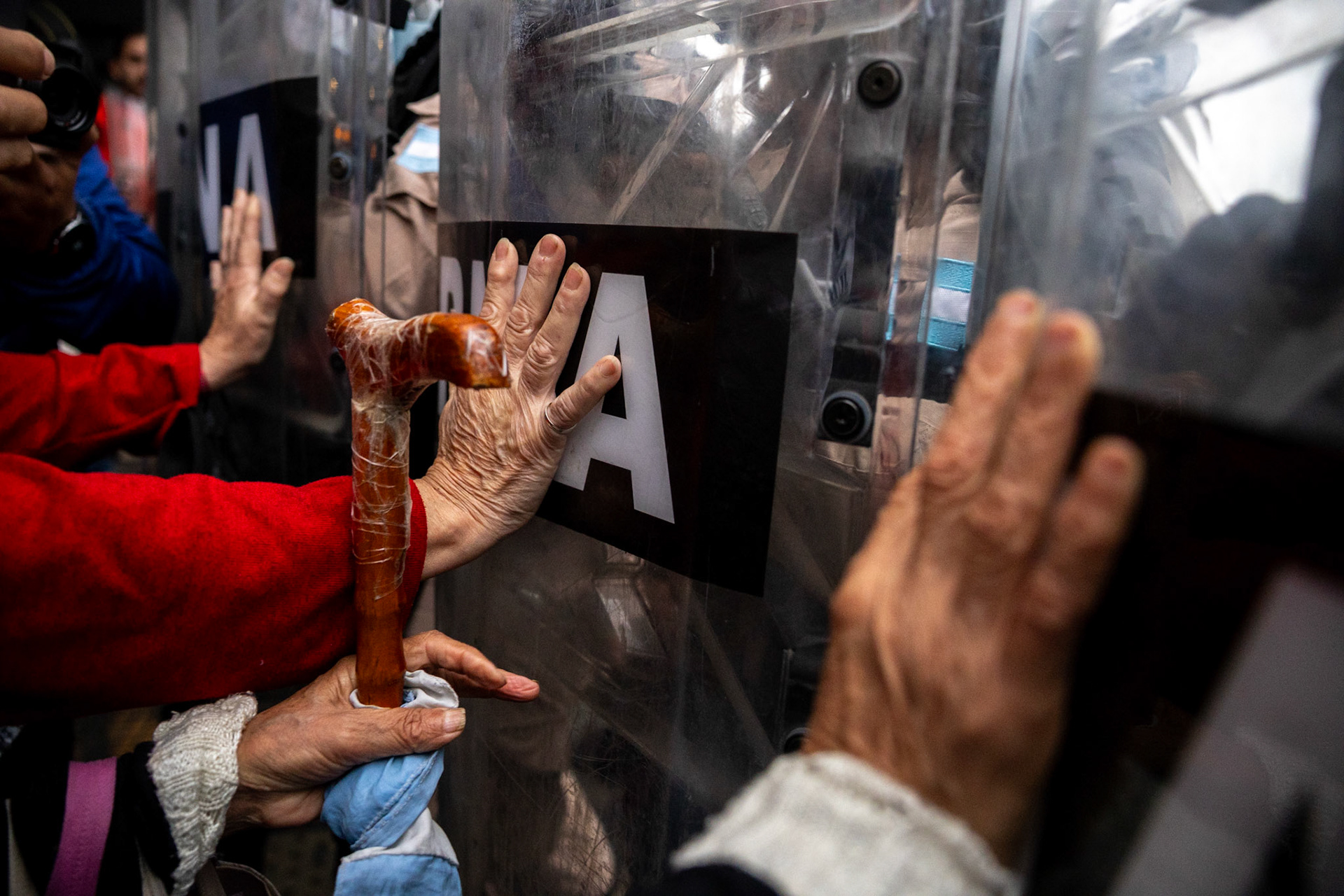 Argentine security forces disperse a protest by retirees outside the National Congress | Buenos Aires, 2025.