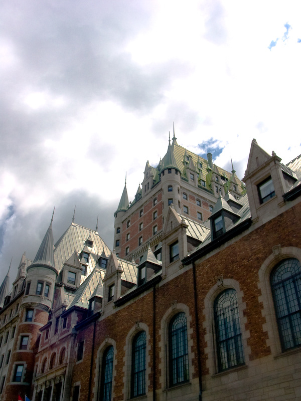 Au pied du Château Frontenac (SR)