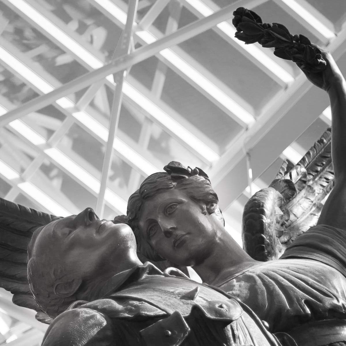 Détail de la statue de la victoire, du sculpteur Cœur de Lion Mac Carthy, salle des pas perdus de la gare Windsor.