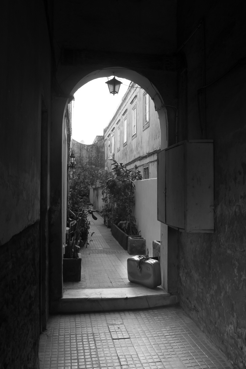 Le portique d'un petit hôtel de la vieille ville de Montevideo.