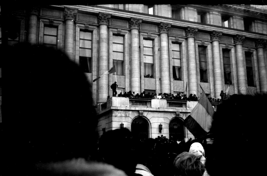 December 1989 25