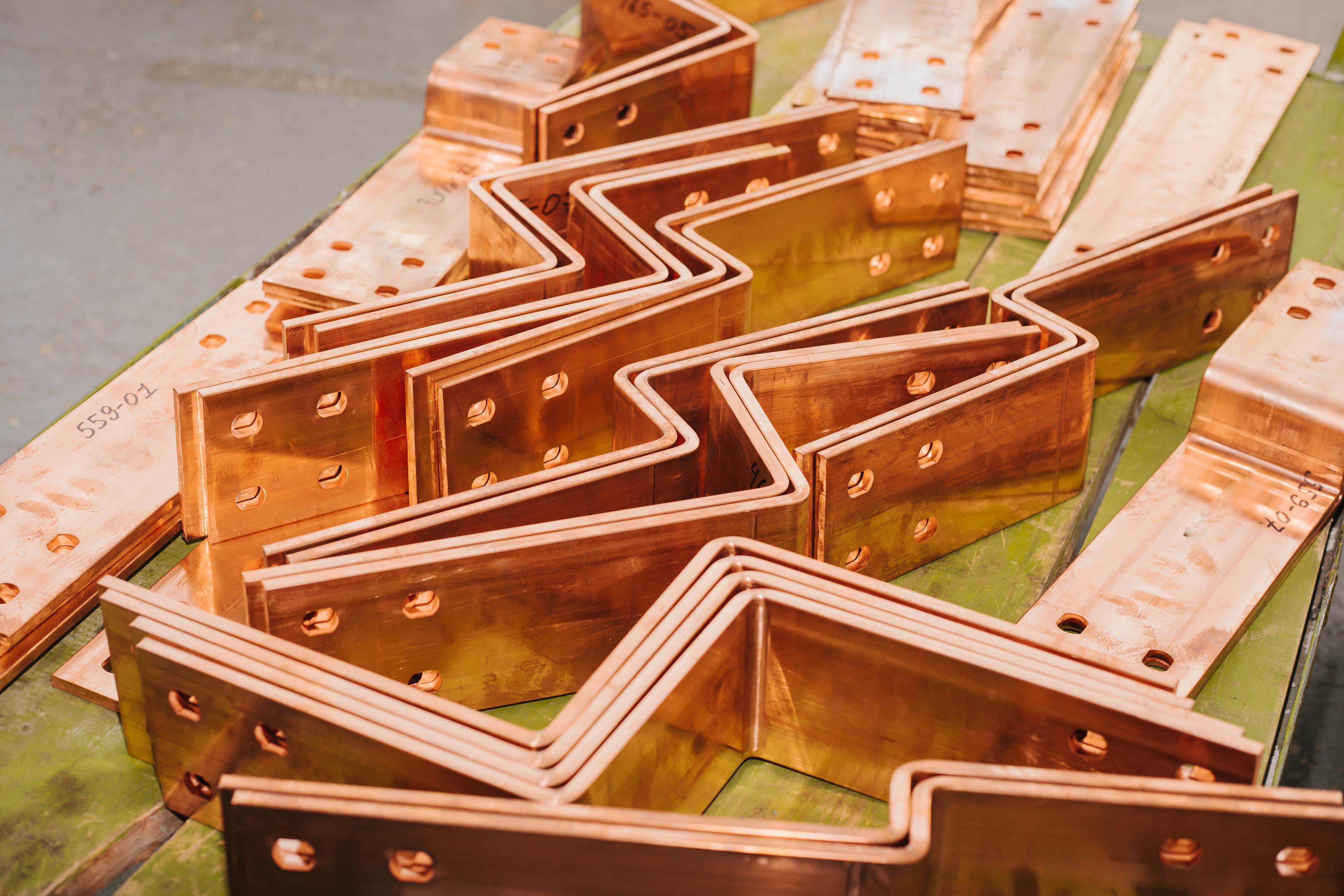 Metal Plating: Our metal plating services include electroplating with various metals such as tin, nickel, copper, chrome, bronze, and more. We offer metal plated products that are both decorative and functional, such as busbars, and other applications tailored to your specific needs.