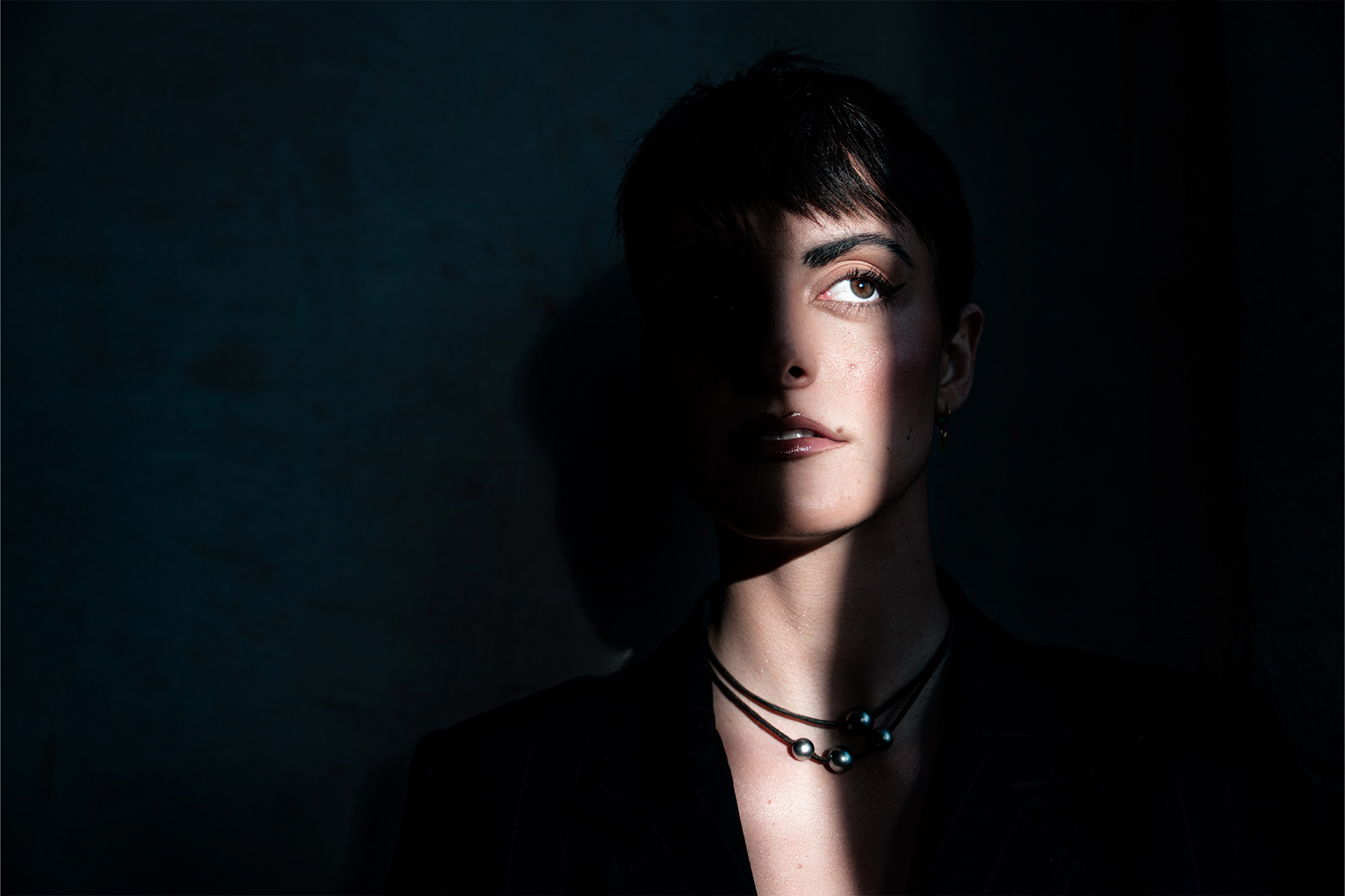 Vivian Tsitampani, Editorial