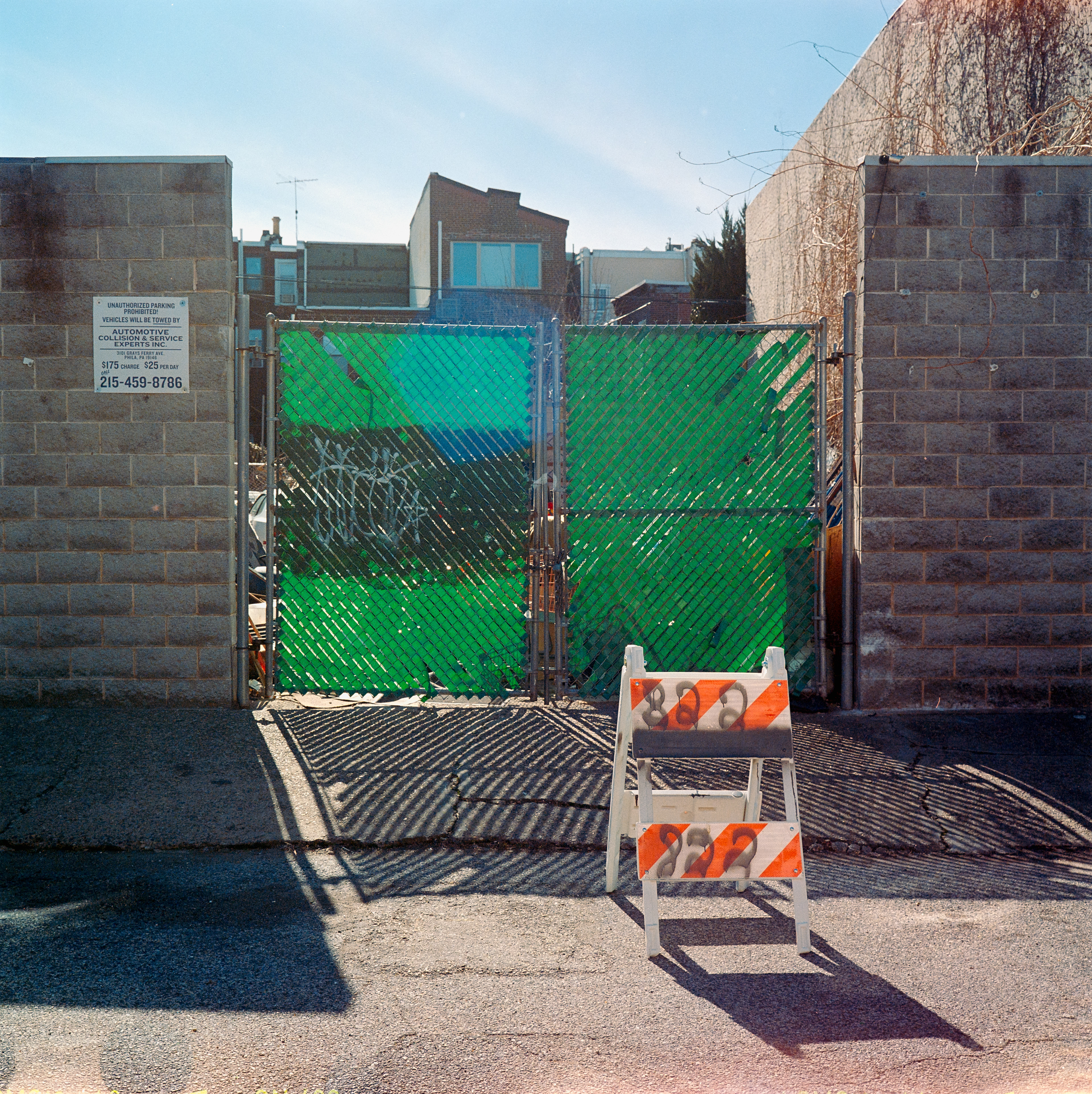 E Passyunk Ave., Mamiya 6, 75mm f3.5, LOMO CN400